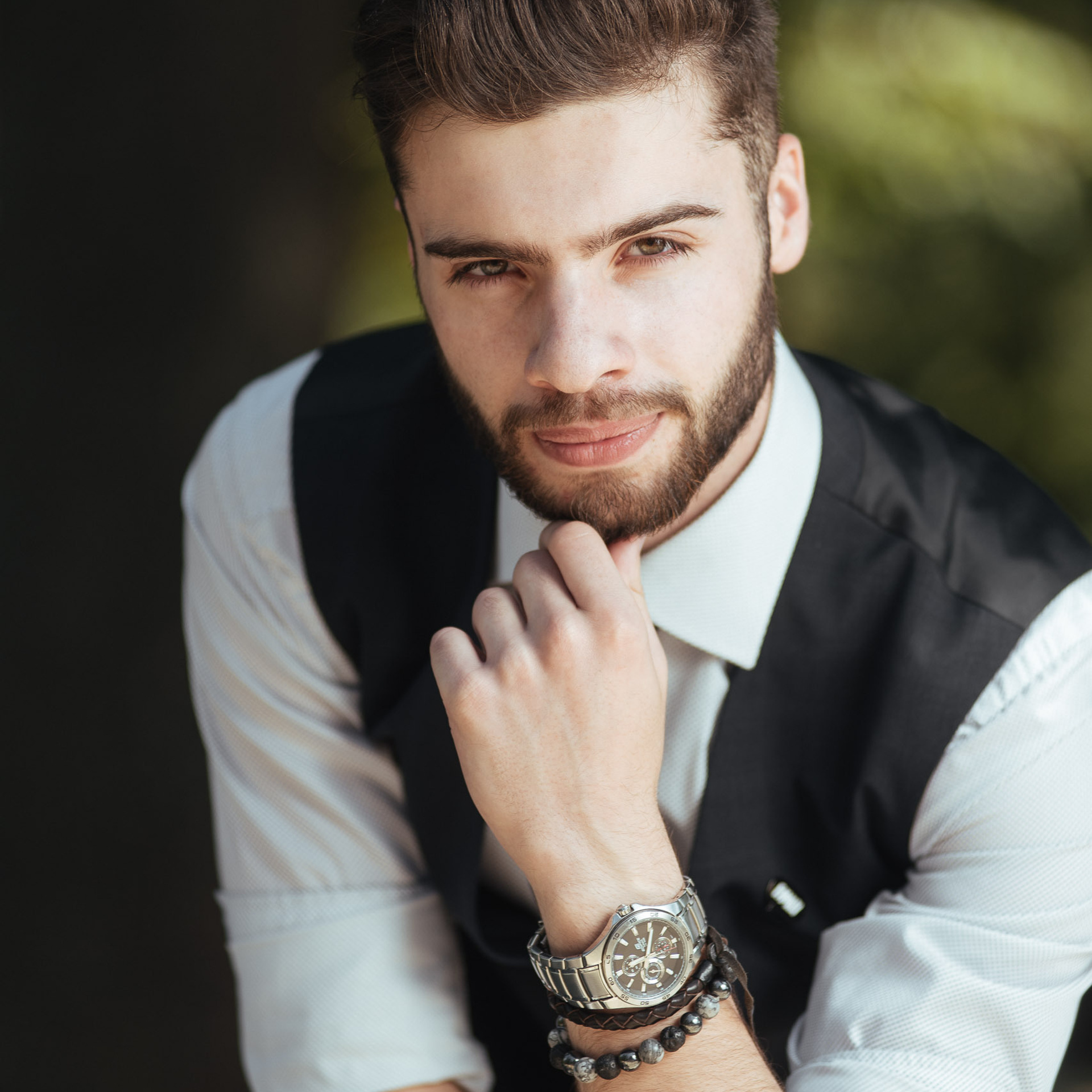 Магістр, Денис