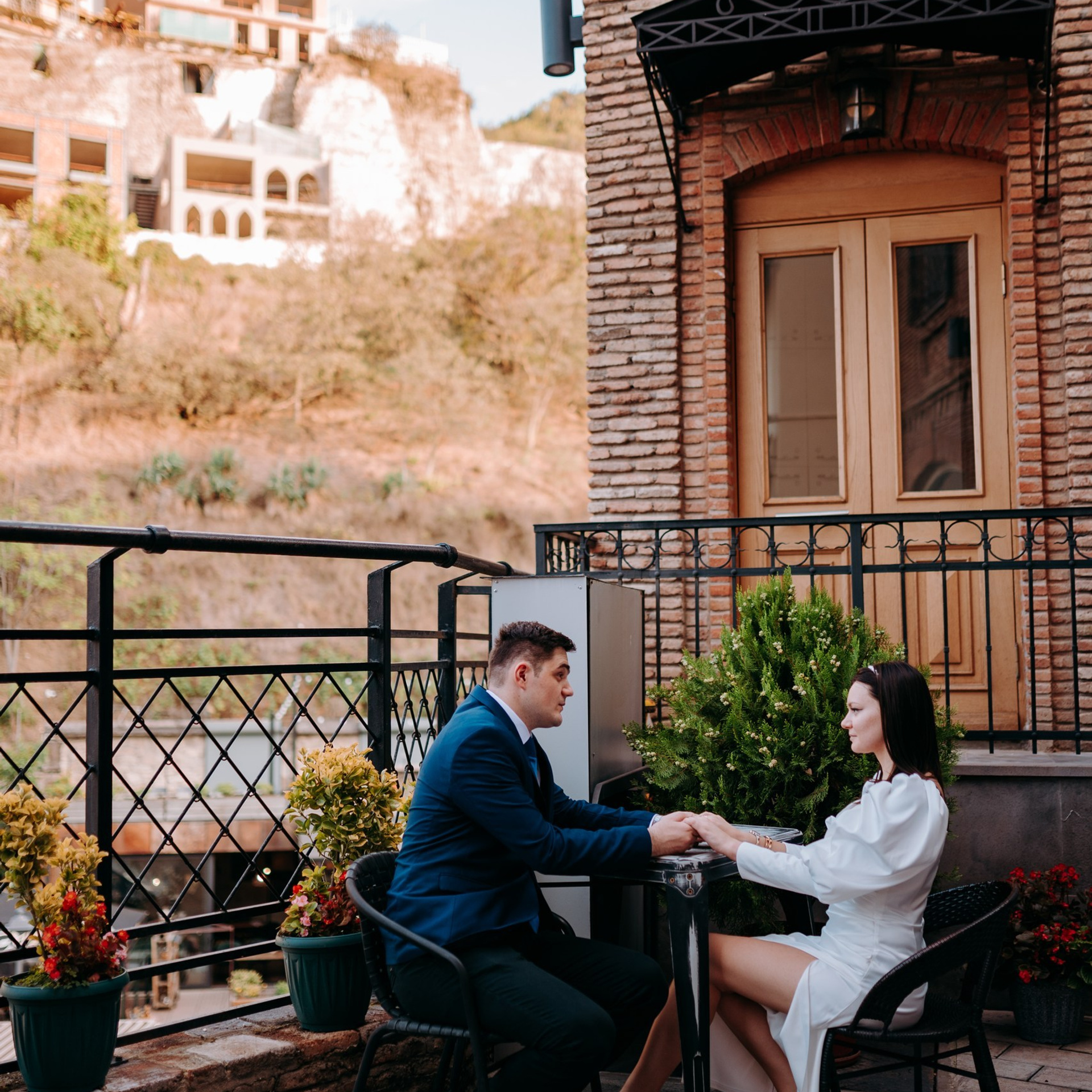 Официальная роспись в Тбилиси. Art Event Studio — Wedding in Georgia with professionals