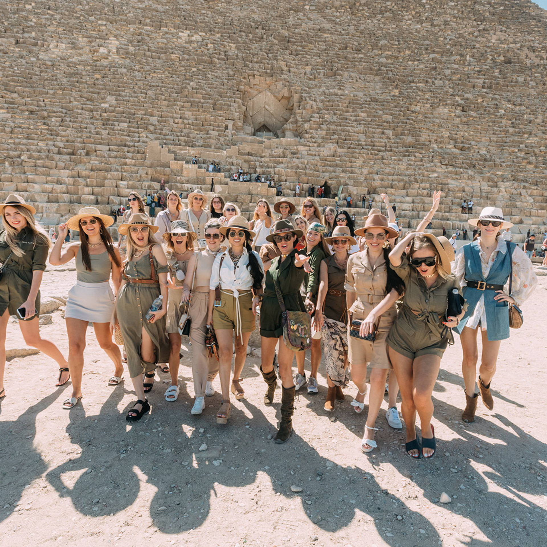 Женский бизнес клуб у пирамид