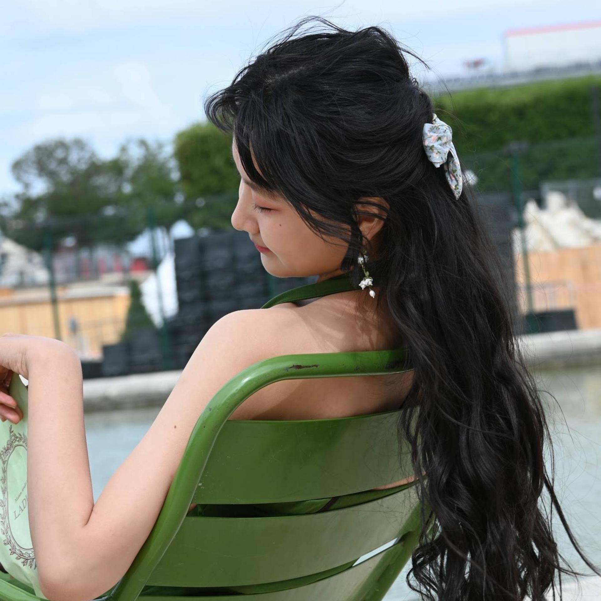 AmongLeavesAndLight. Lifestyle & Travel Portrait photography in Paris Shyl