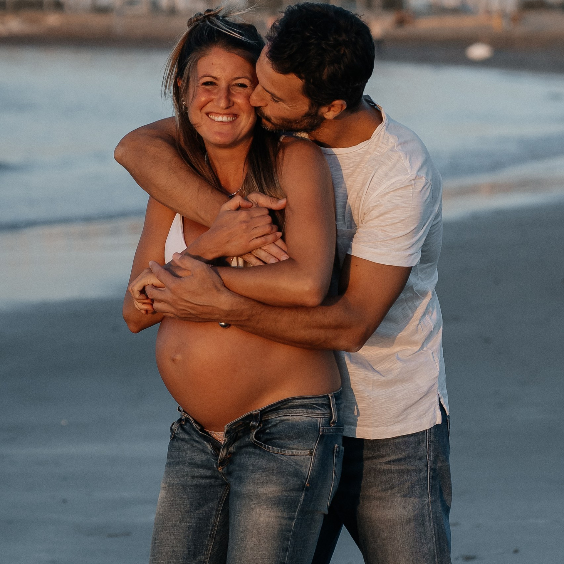 Servizio fotografico maternità al mare
