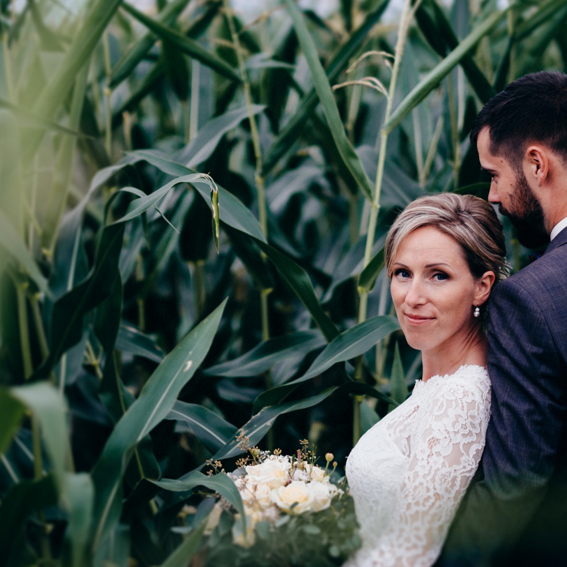 Kāzu fotosesija Jelgavā. Kāzu × Ģimenes notikumu fotografs Edgars Kalniņš