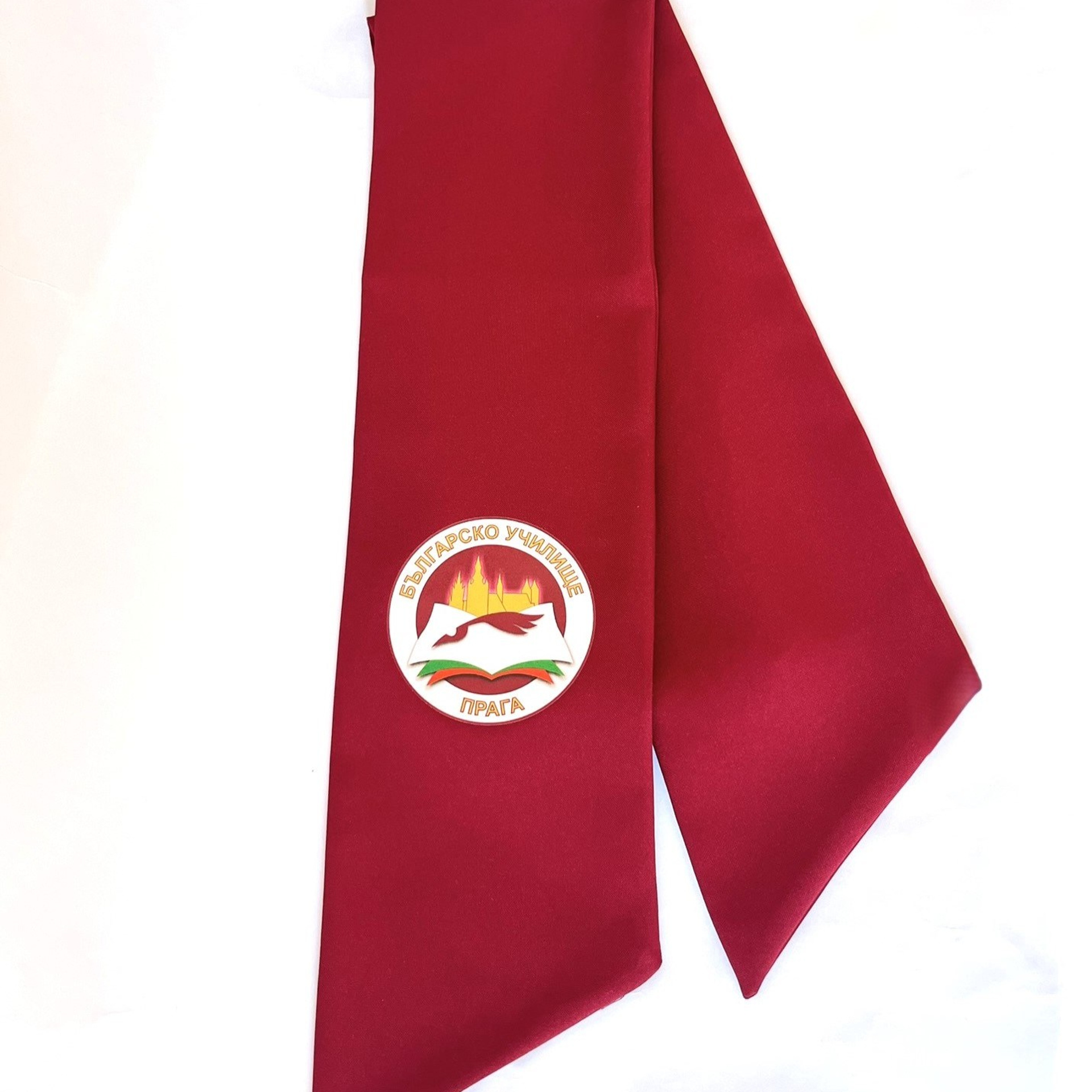 Шал за завършване с лого. 🎓 Togiishapki.bg — Тоги и академични шапки за дипломиране на студенти, ученици и деца