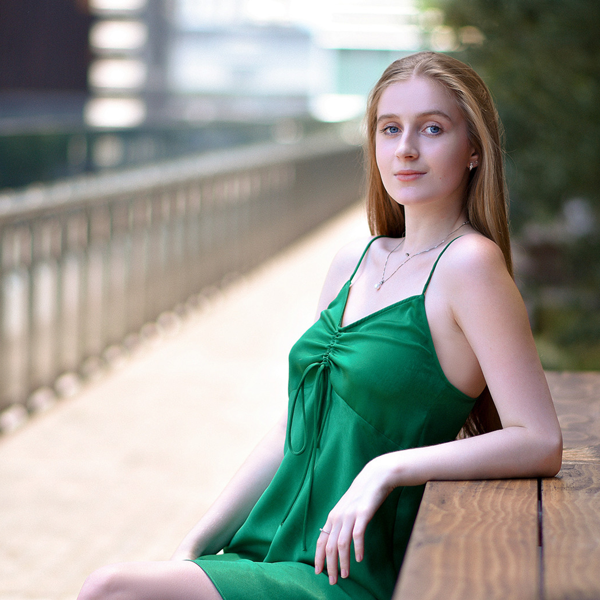 Review. Photographer in Tokyo, Japan