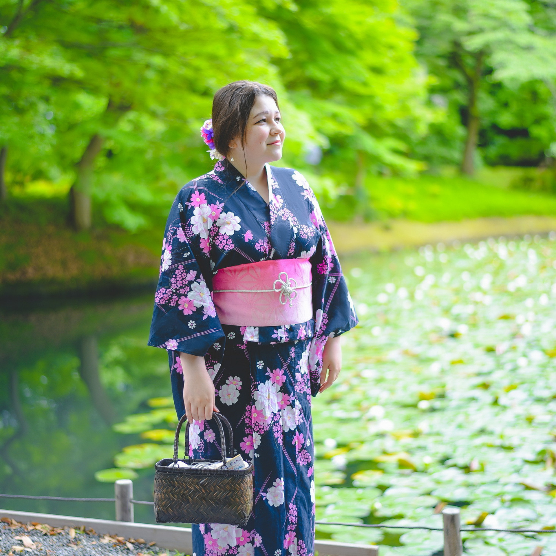 Review. Photographer in Tokyo, Japan