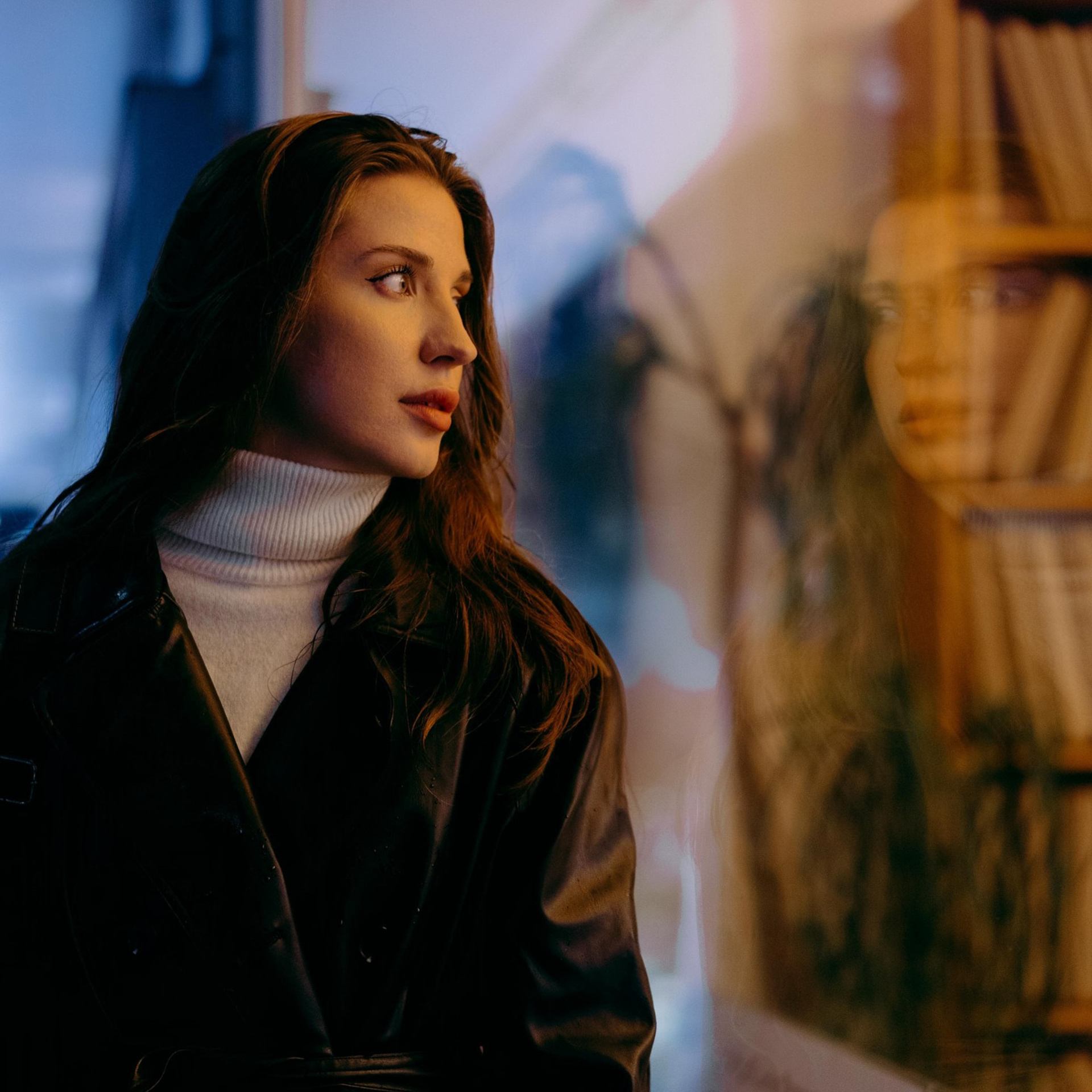 Abendliches Portraitshooting in Dresden – Frau im Stadtlicht