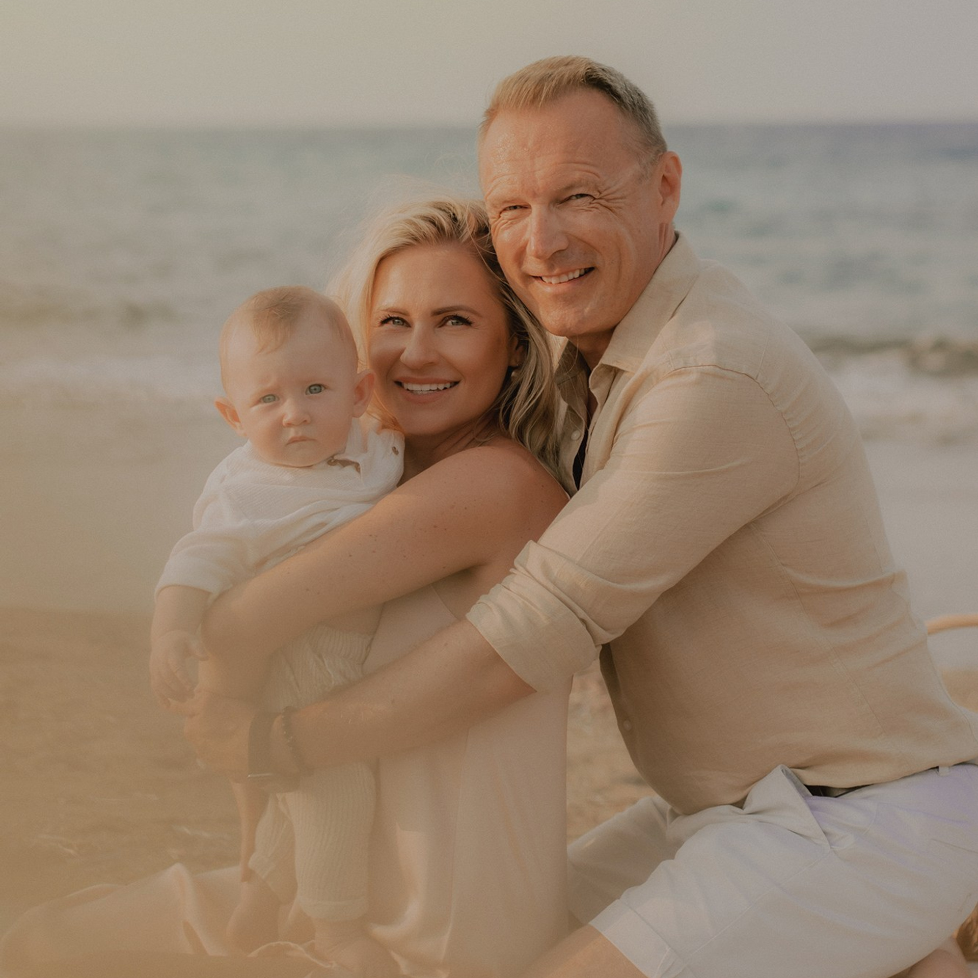 Family photography on the ocean shore