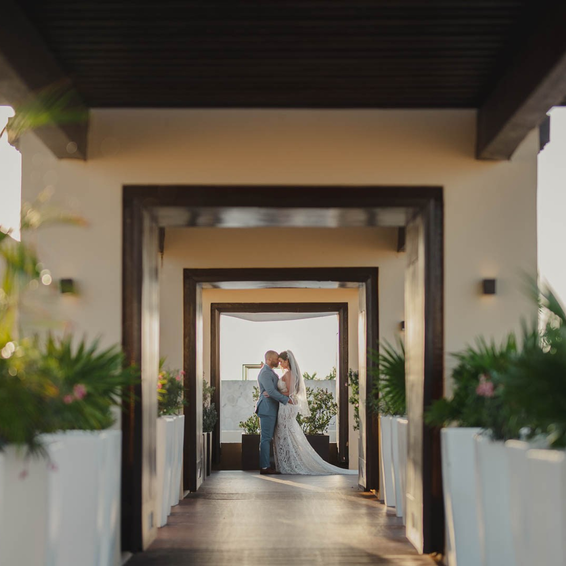 Sneak Peeks. Destination wedding photographer based in Cancun and Riviera Maya with service worldwide