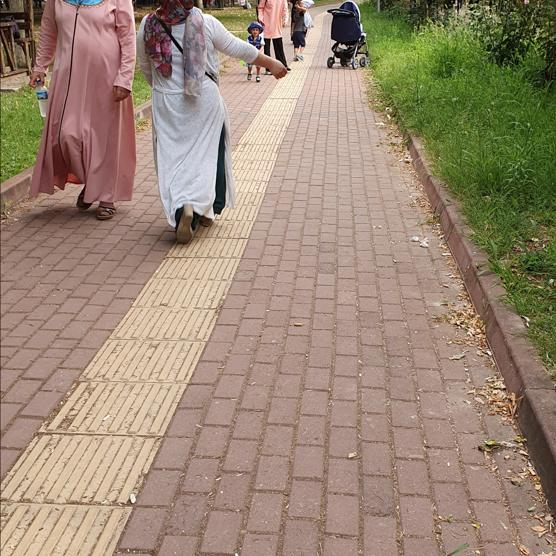 Street фото. Consultation on printing in various magazines, illustrations for books