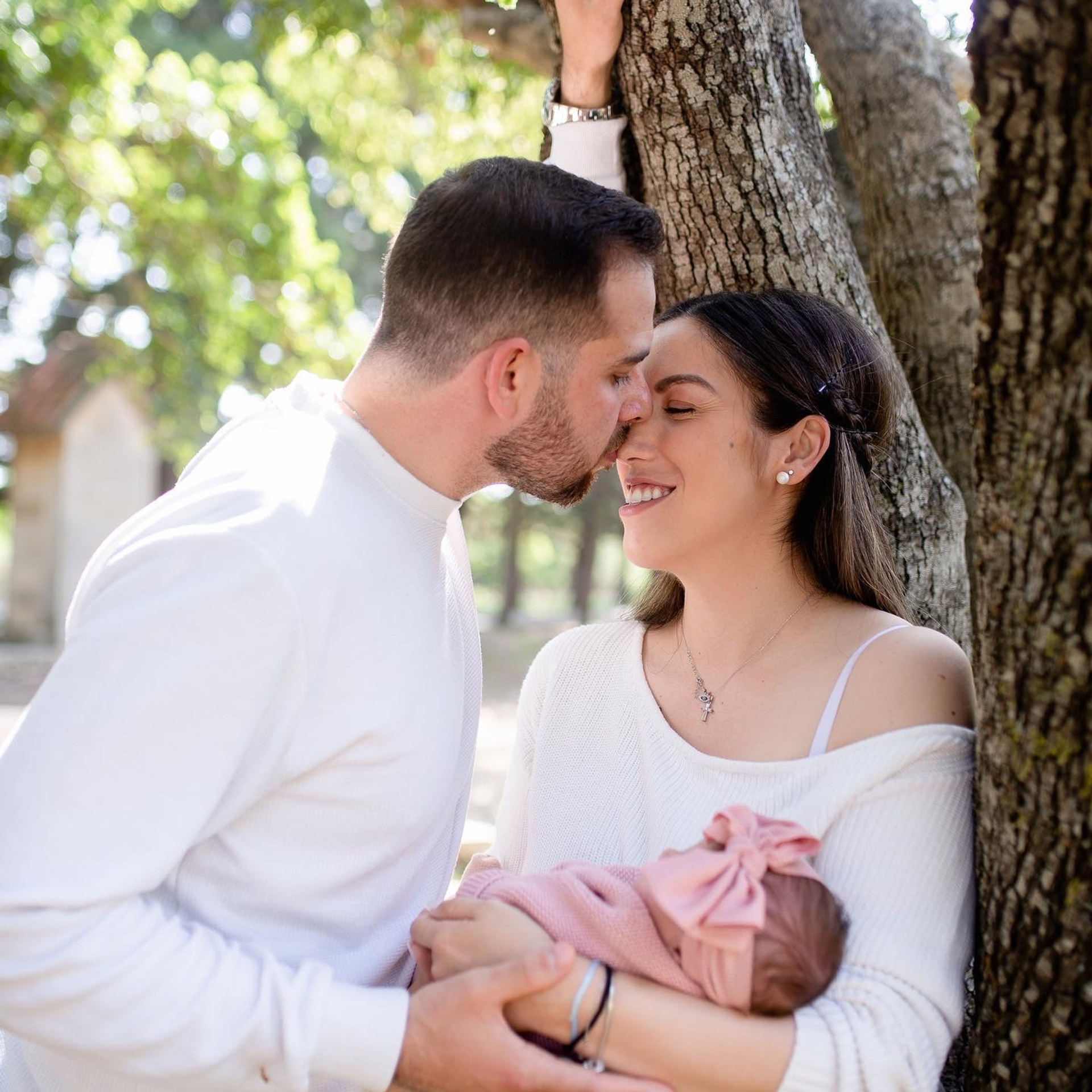 Επαγγελματική φωτογράφιση εγκυμοσύνης και νεογέννητου στη Ρόδο. Φωτογράφος νεογέννητων στη Ρόδο. Φωτογράφιση εγκυμοσύνης