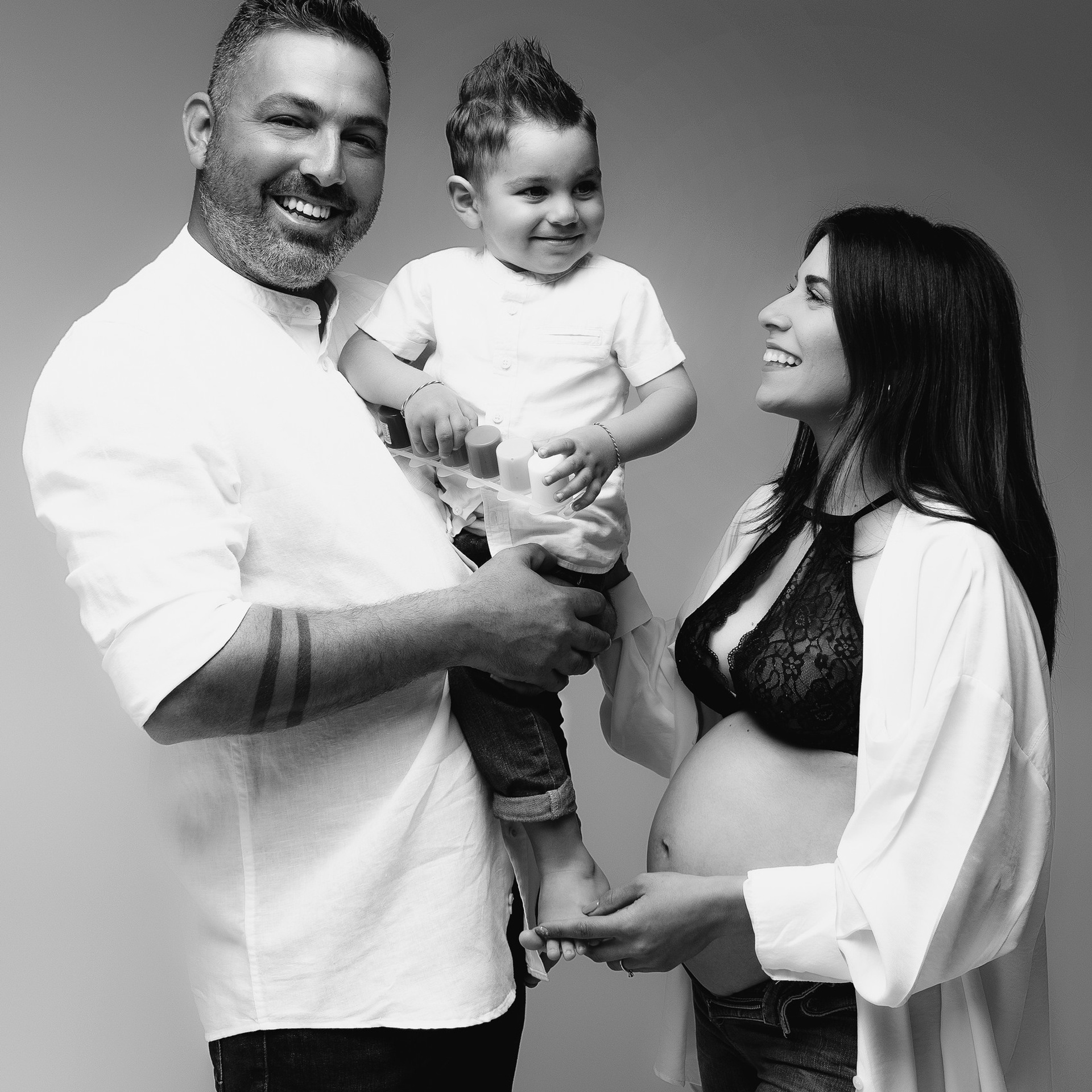 Επαγγελματική φωτογράφιση εγκυμοσύνης και νεογέννητου στη Ρόδο. Φωτογράφος νεογέννητων στη Ρόδο. Φωτογράφιση εγκυμοσύνης