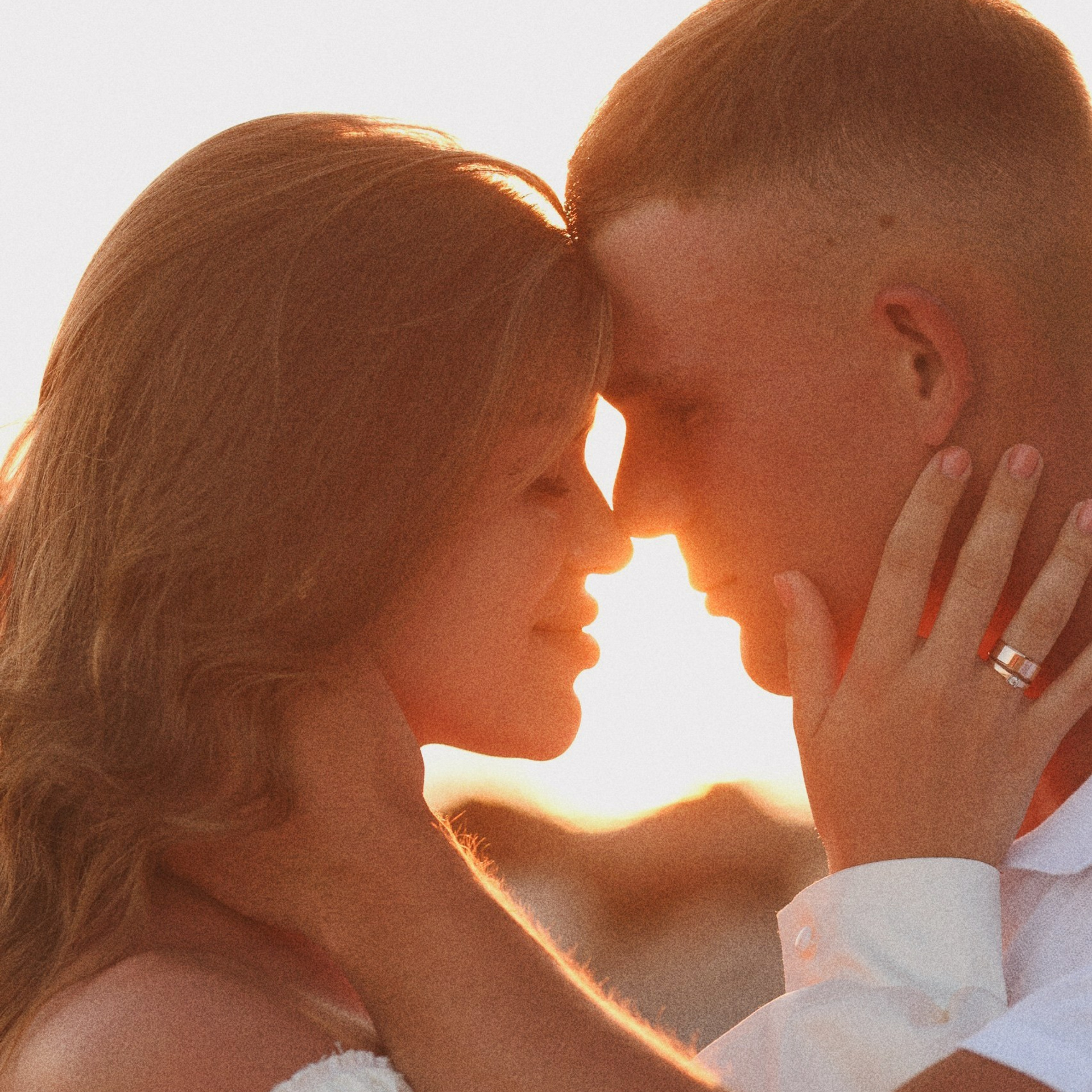 Sunset.Beach. Love story on Cleopatra beach at sunset. Alanya. Alsu Develi, Photographer in Turkey, Alanya, Side, Belek, Antalya, Kemer, Turkiye. Photoshooting in Alanya. Photosession in Belek, Side