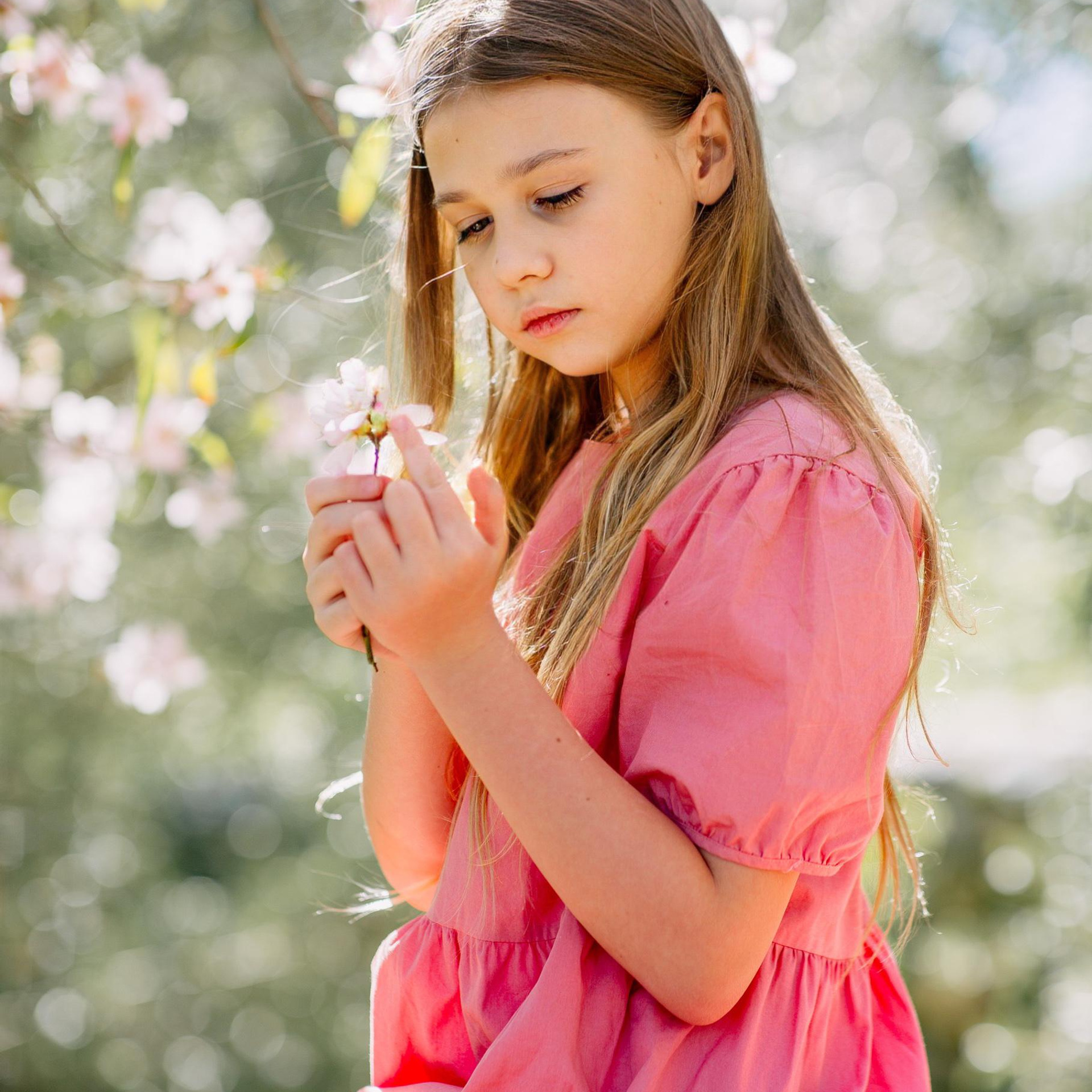 Фотосессия цветущем миндале. Алсу Девели. Фотограф в Алании в Турции, Аланья, Сиде, Белек, Анталия, Кемер, Конаклы, Окурджалар. Фотосъемки в Алании. Фотосессия в Алания