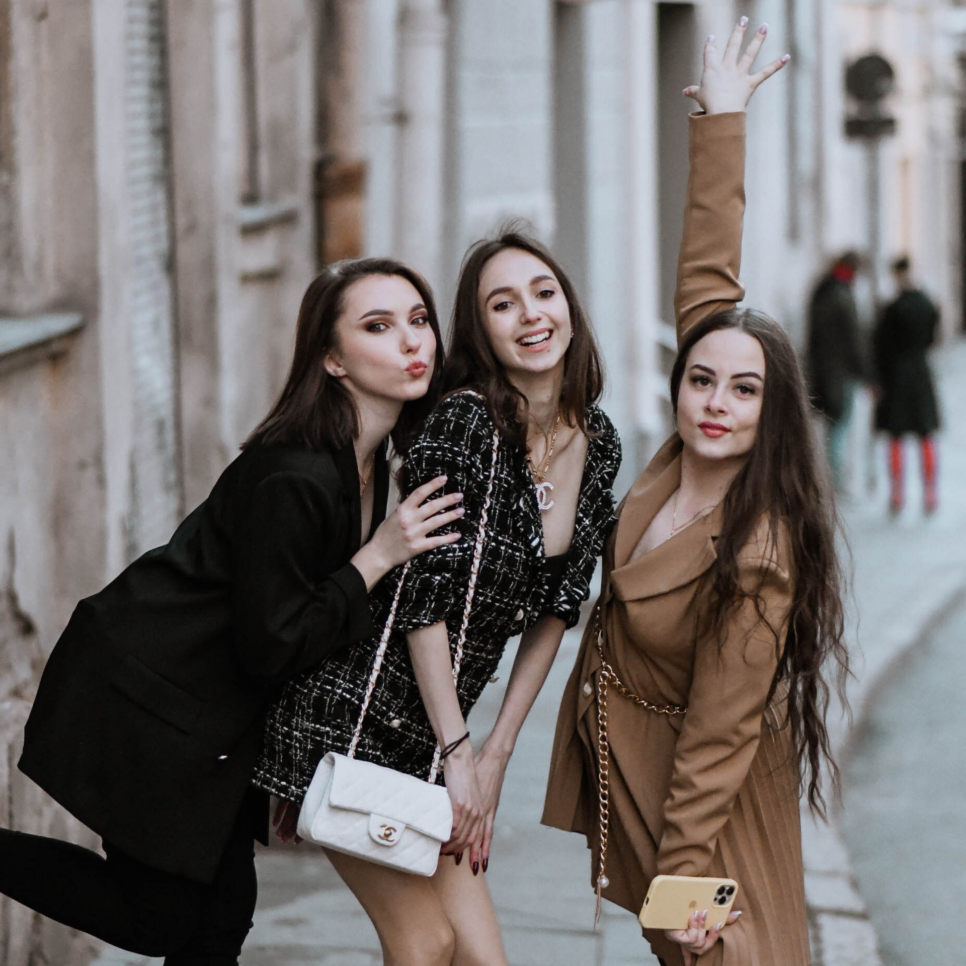 Elvyros mergvakaris. Photographer from Vilnius