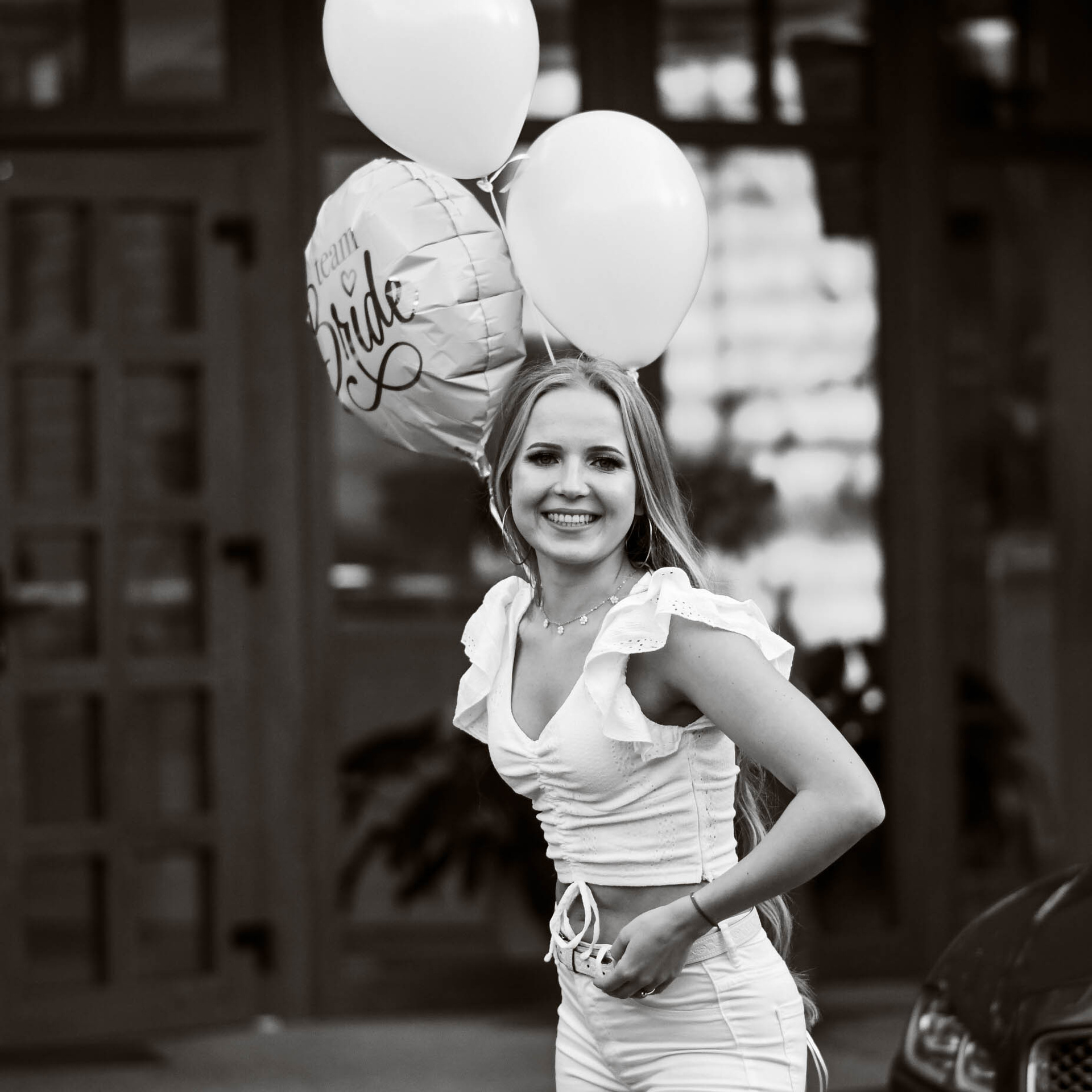 Elvyros mergvakaris. Photographer from Vilnius