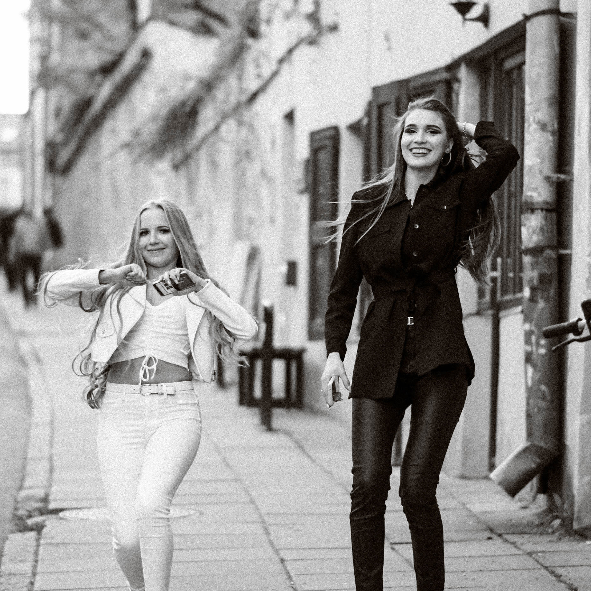 Elvyros mergvakaris. Photographer from Vilnius