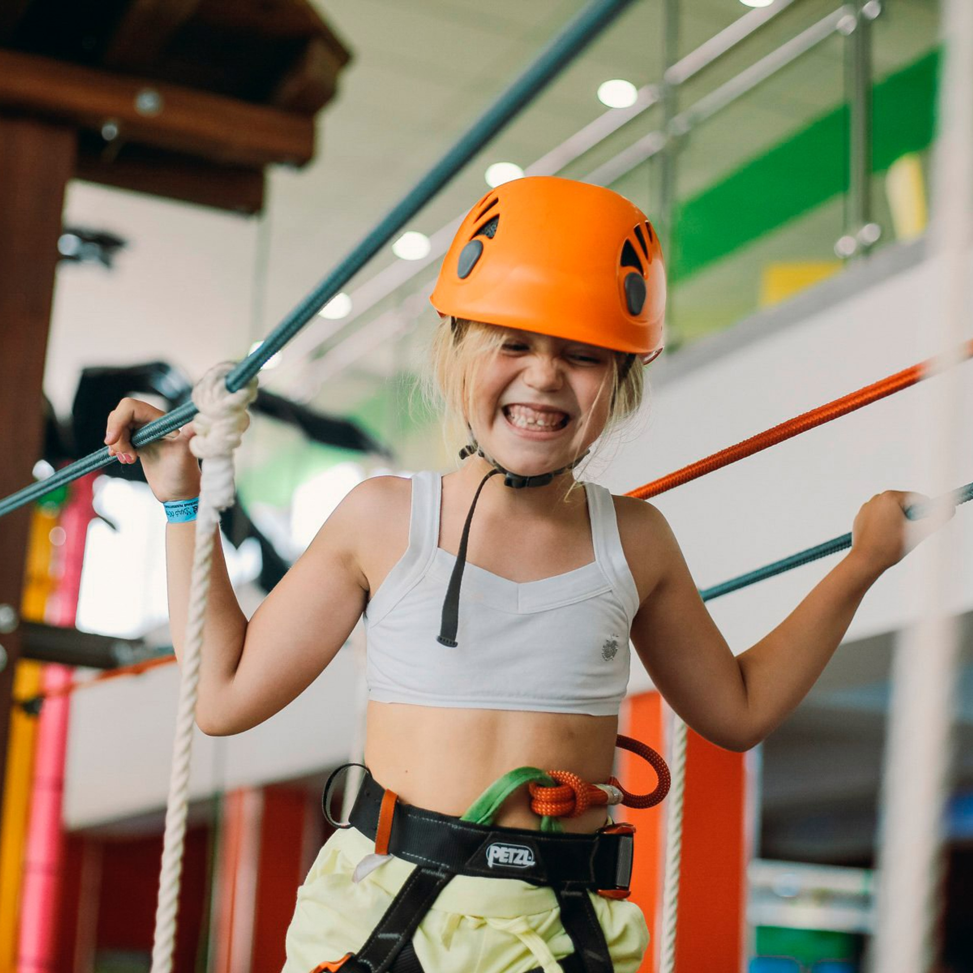 16×9 «Шестнадцать на Девять»