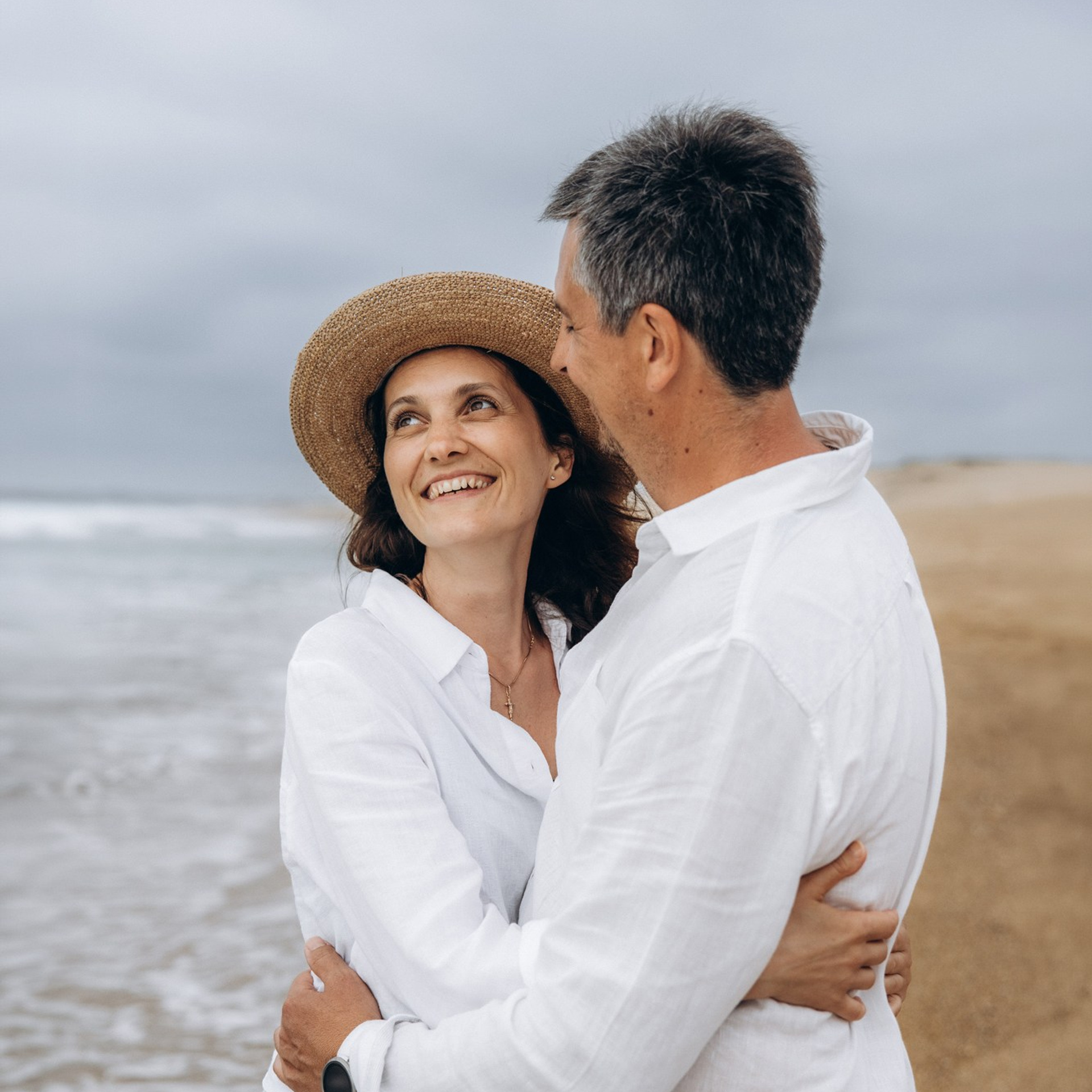 What to wear for your Christmas family photoshoot in Toulouse. Eugénie Smirnova — Wedding & Elopement Photographer in Southwest France