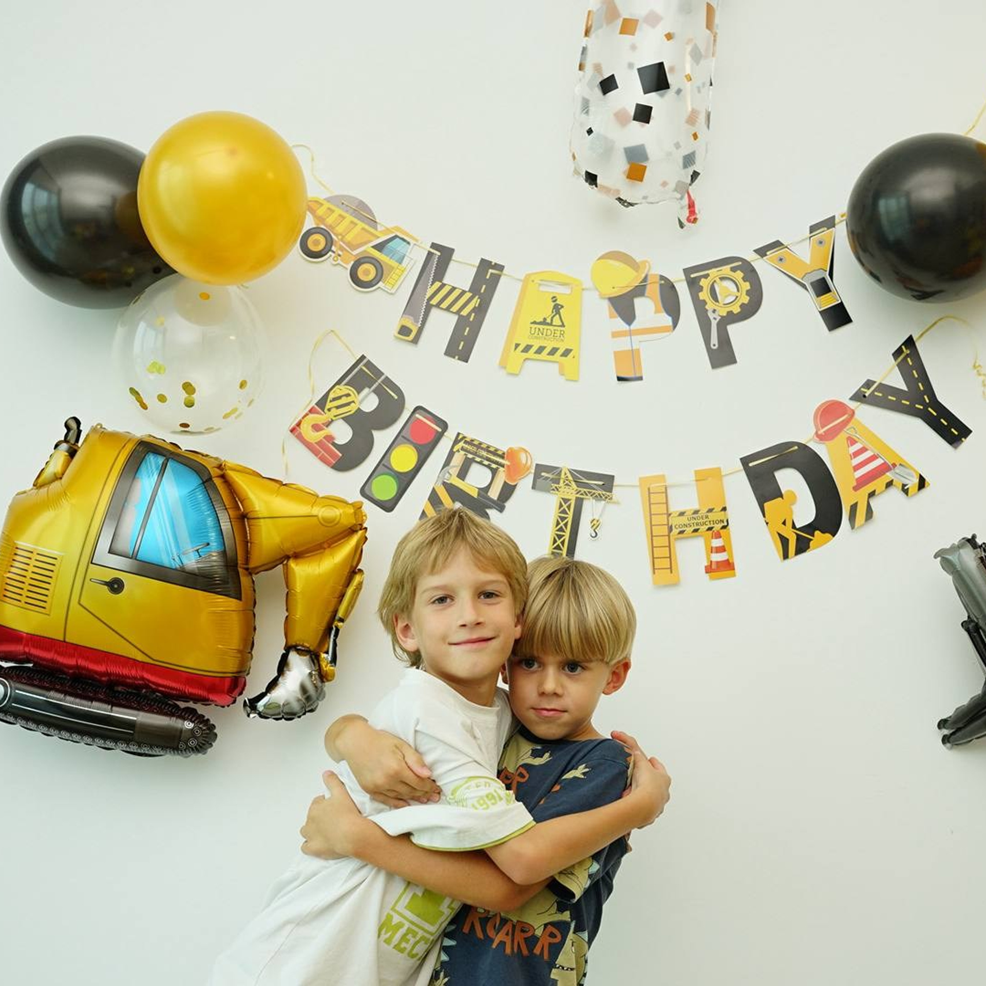 🎂 Birthday Photoshoot Abu Dhabi, Dubai | Professional Kids Birthday Photography. Professional Photographer Abu Dhabi, Dubai — Yulia Ismoilova | 2025