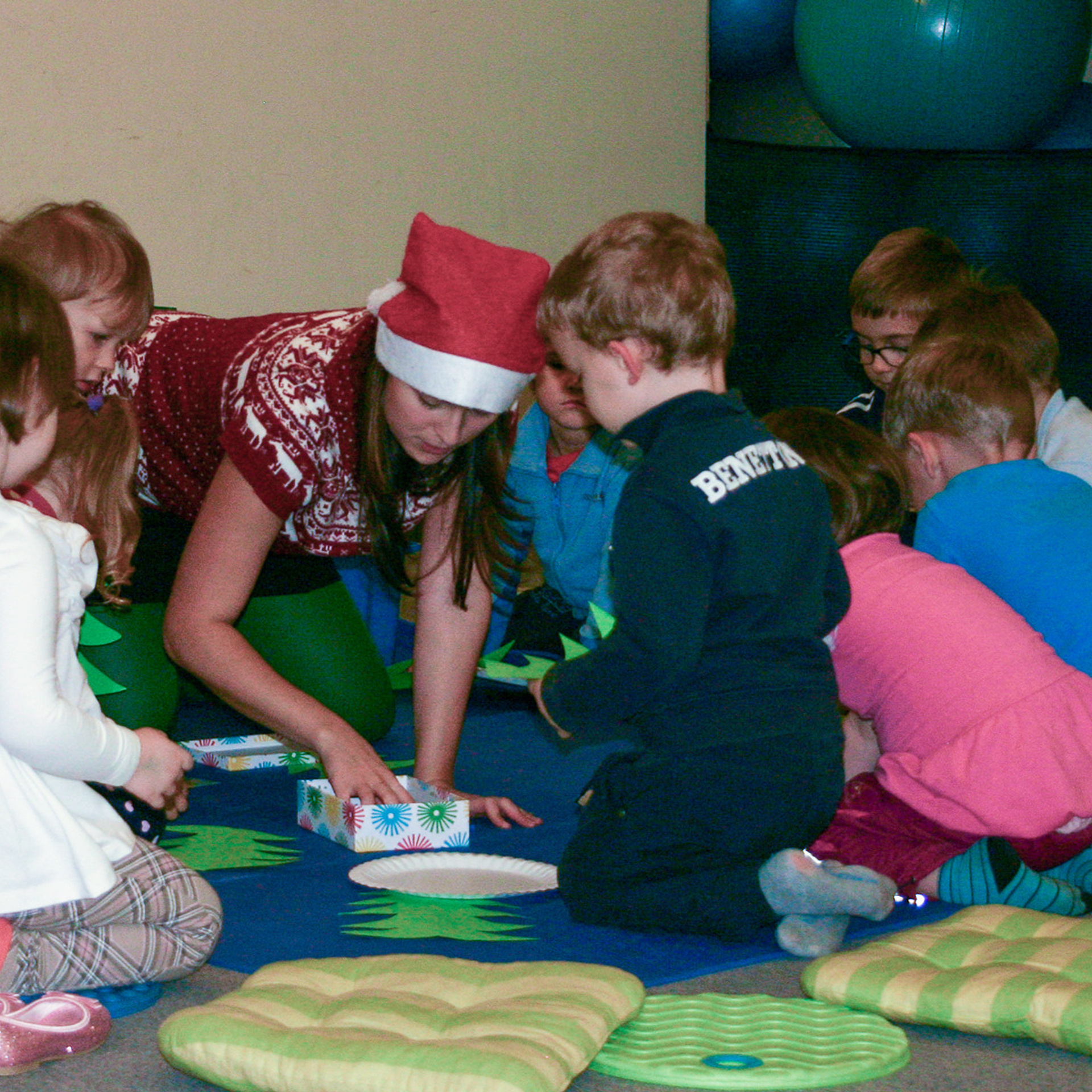 2014. Kiki-Niki-Cha! Learn, play, and discover with us!