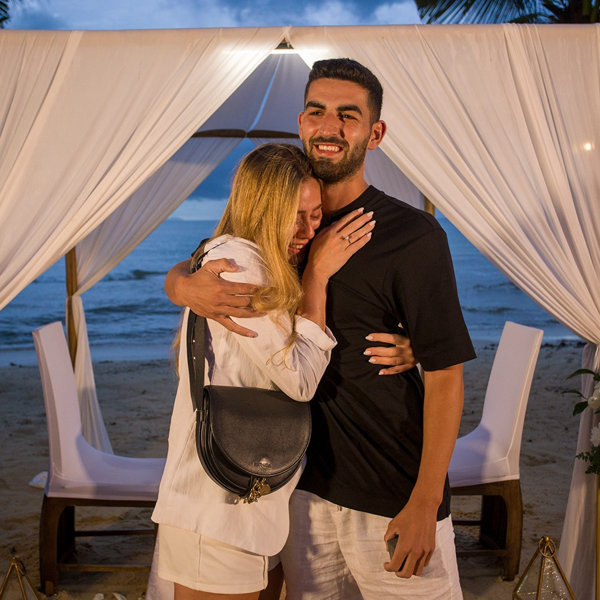 Photo. Romantic proposal on Koh Samui, Thailand
