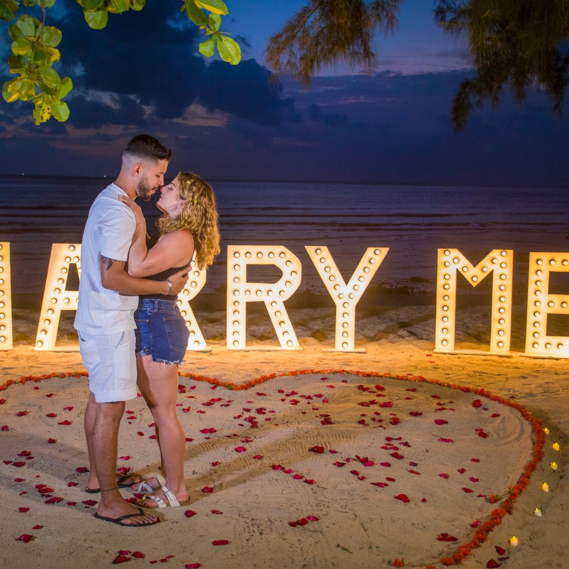 Photo. Romantic proposal on Koh Samui, Thailand