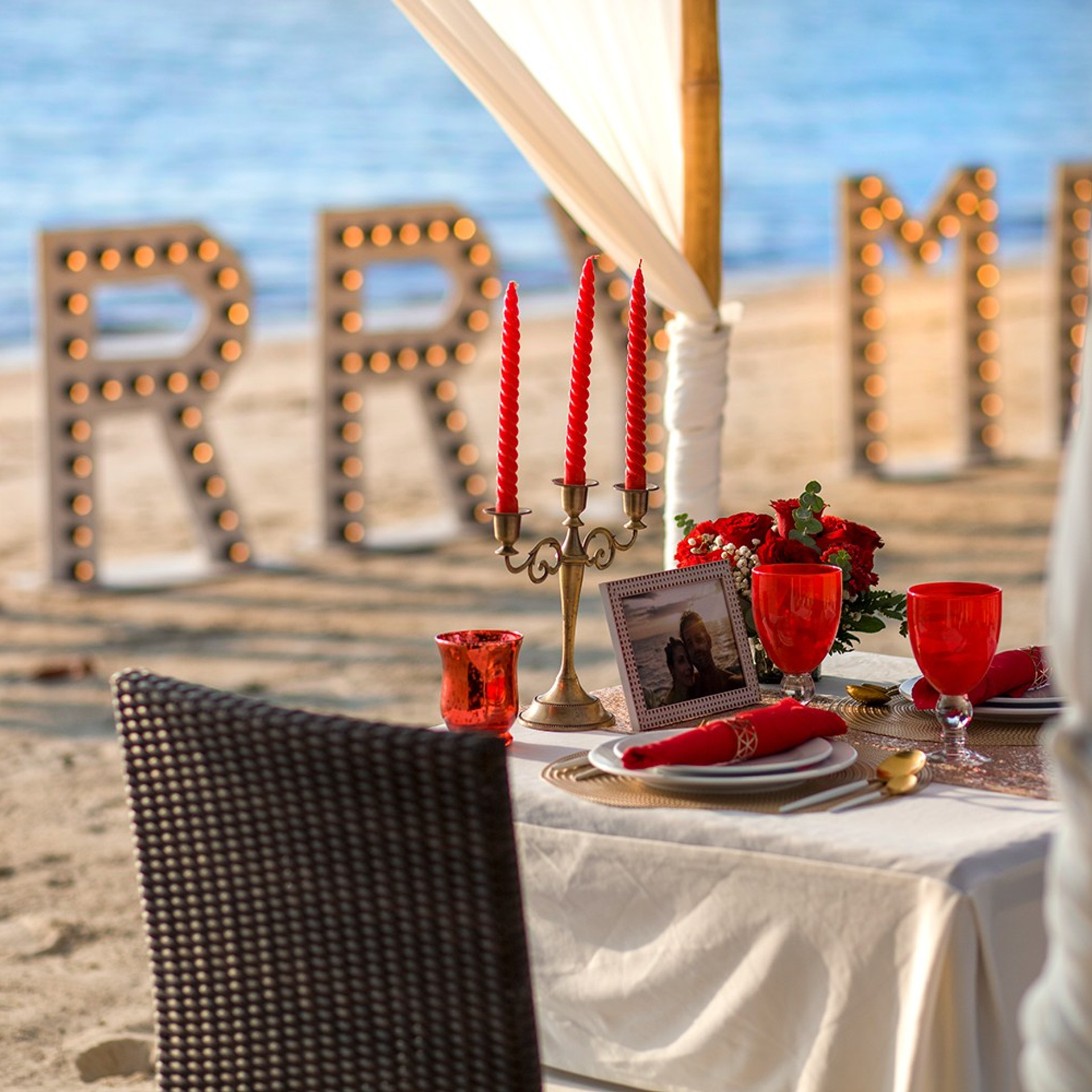 Photo. Romantic proposal on Koh Samui, Thailand