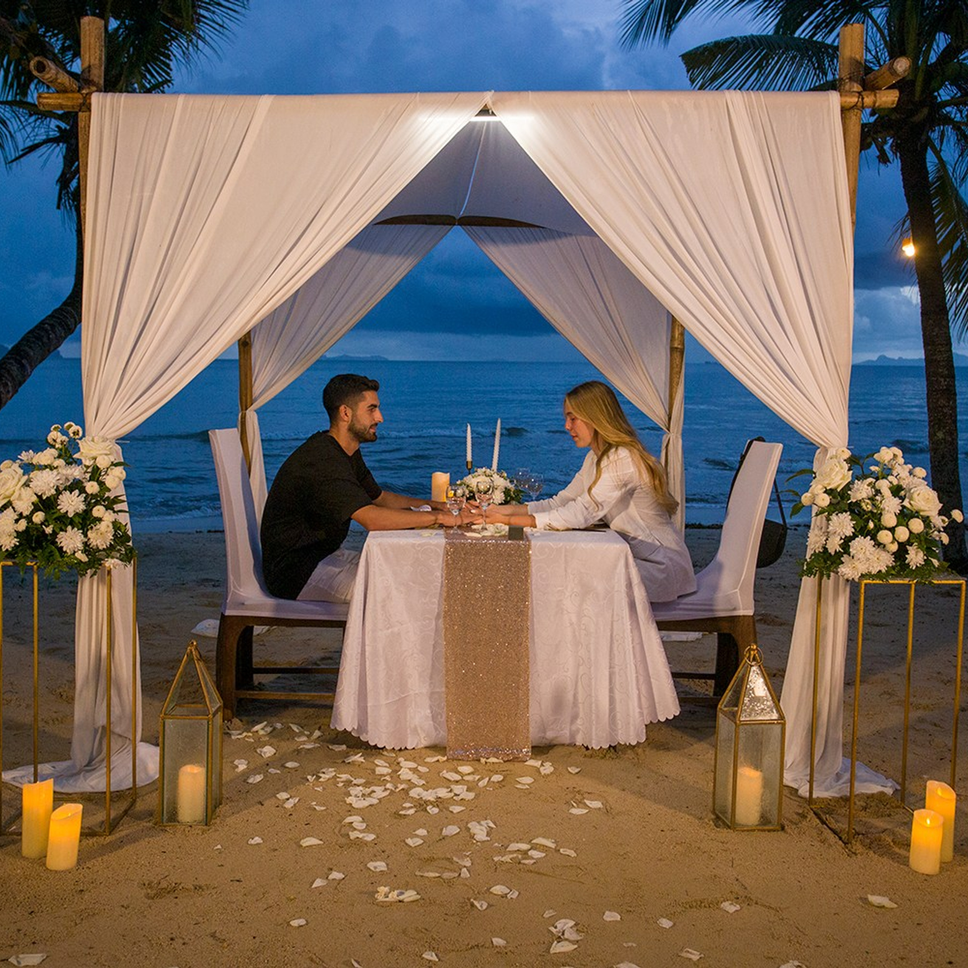 Photo. Romantic proposal on Koh Samui, Thailand