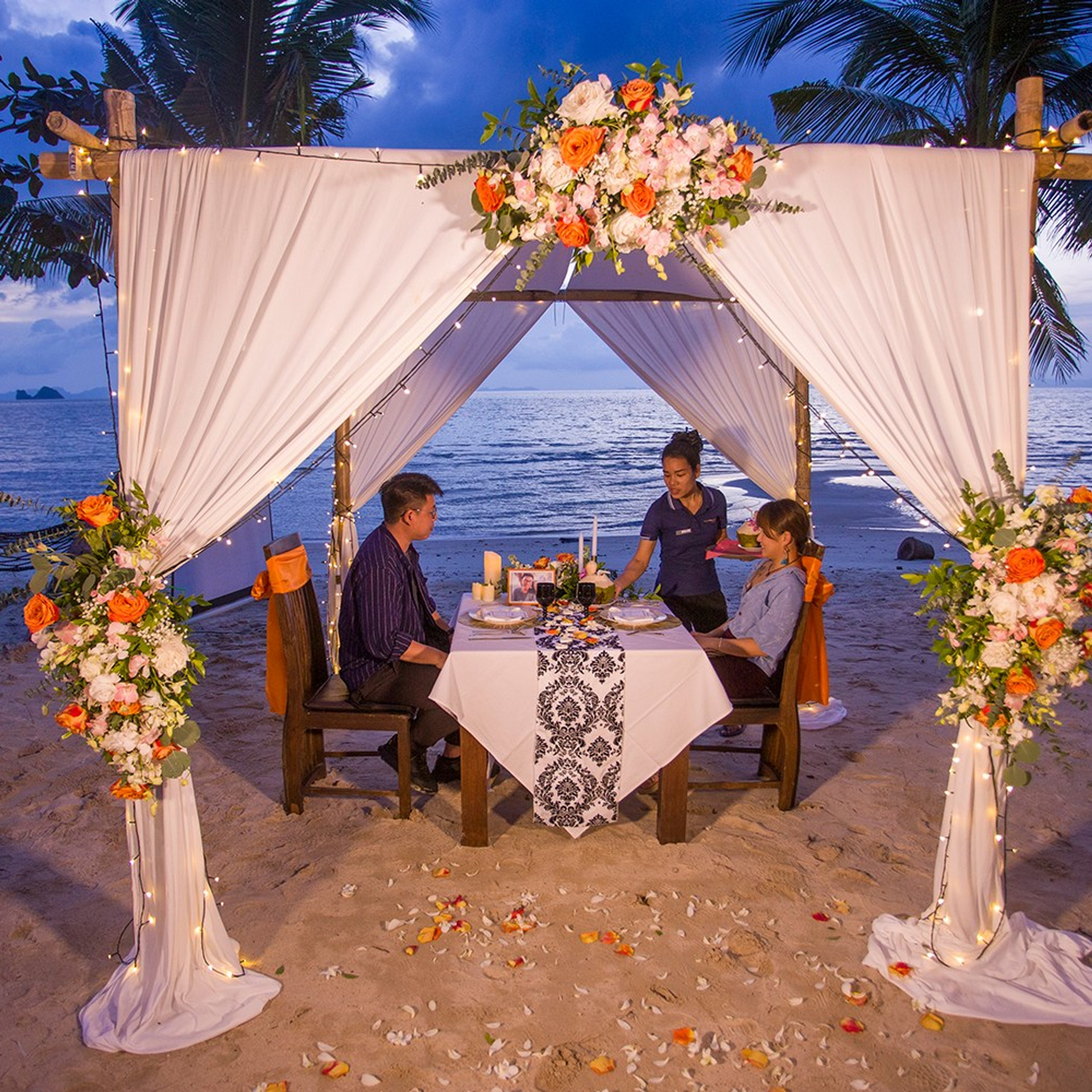 Photo. Romantic proposal on Koh Samui, Thailand