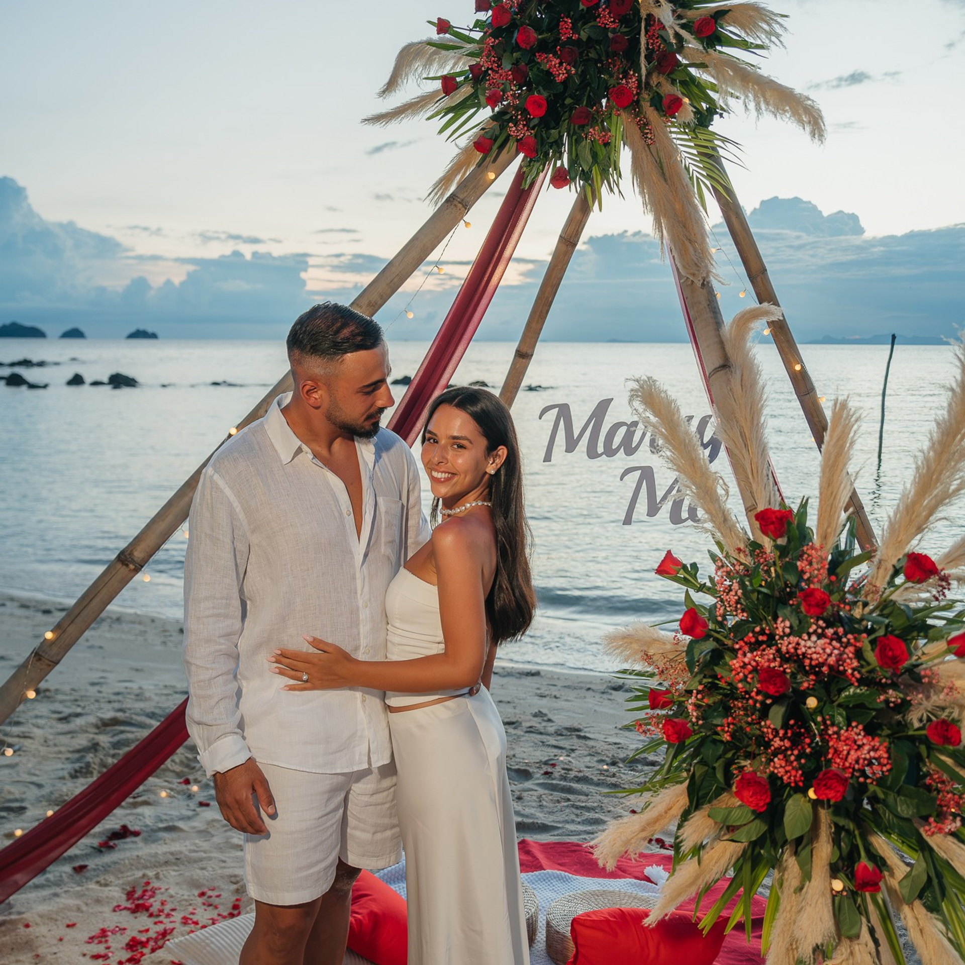 Photo. Romantic proposal on Koh Samui, Thailand