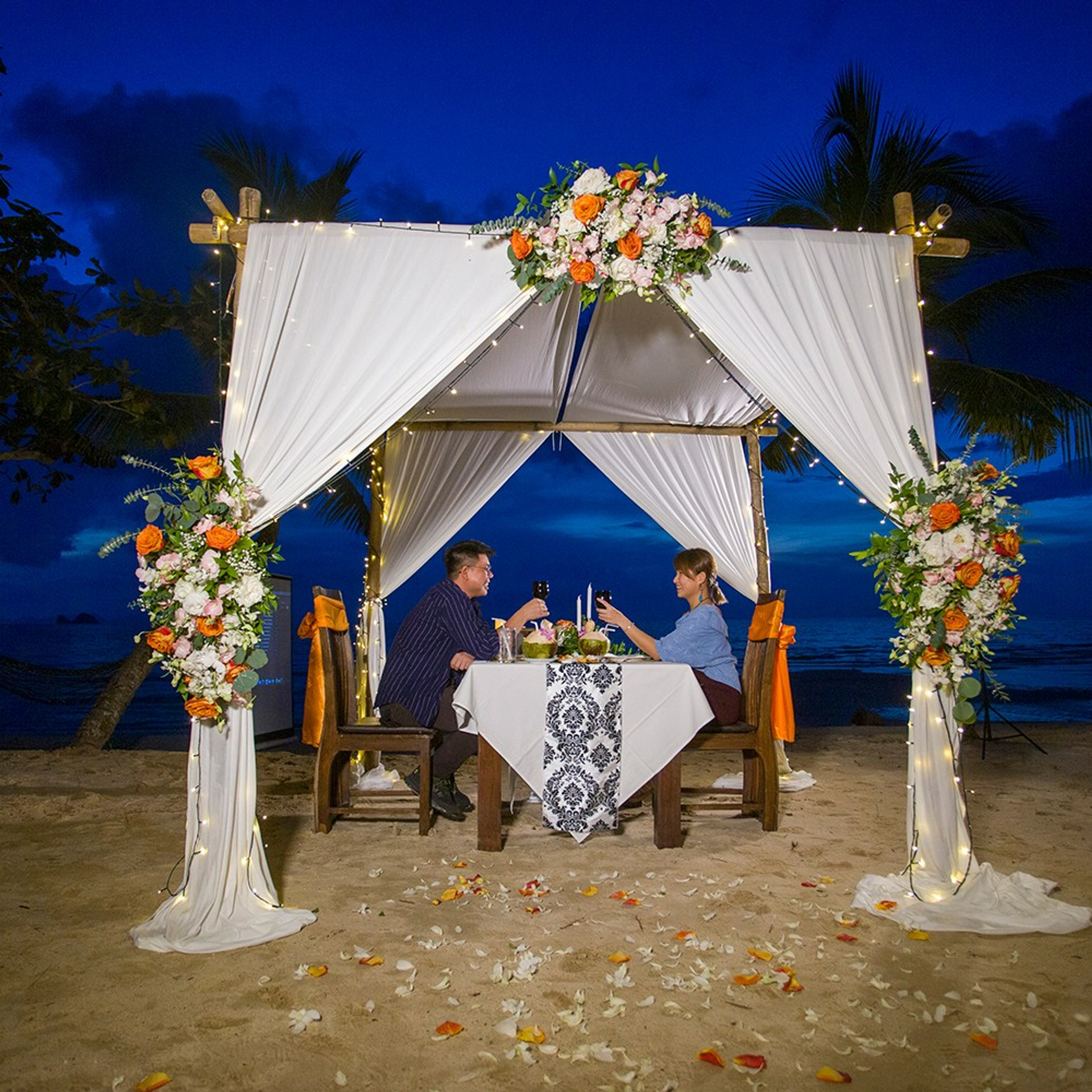 Photo. Romantic proposal on Koh Samui, Thailand