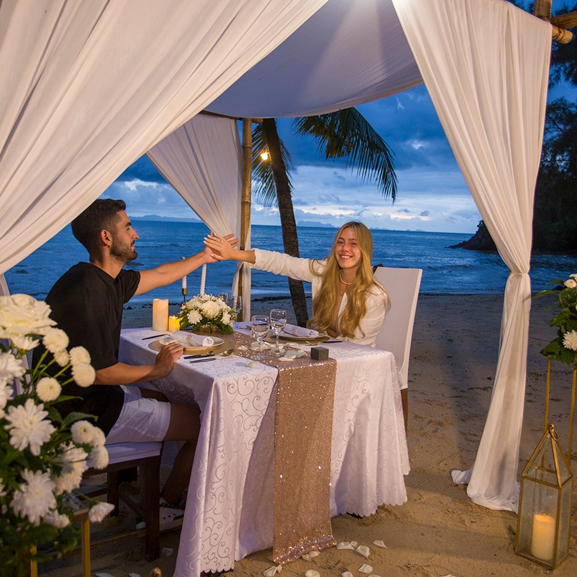 Photo. Romantic proposal on Koh Samui, Thailand