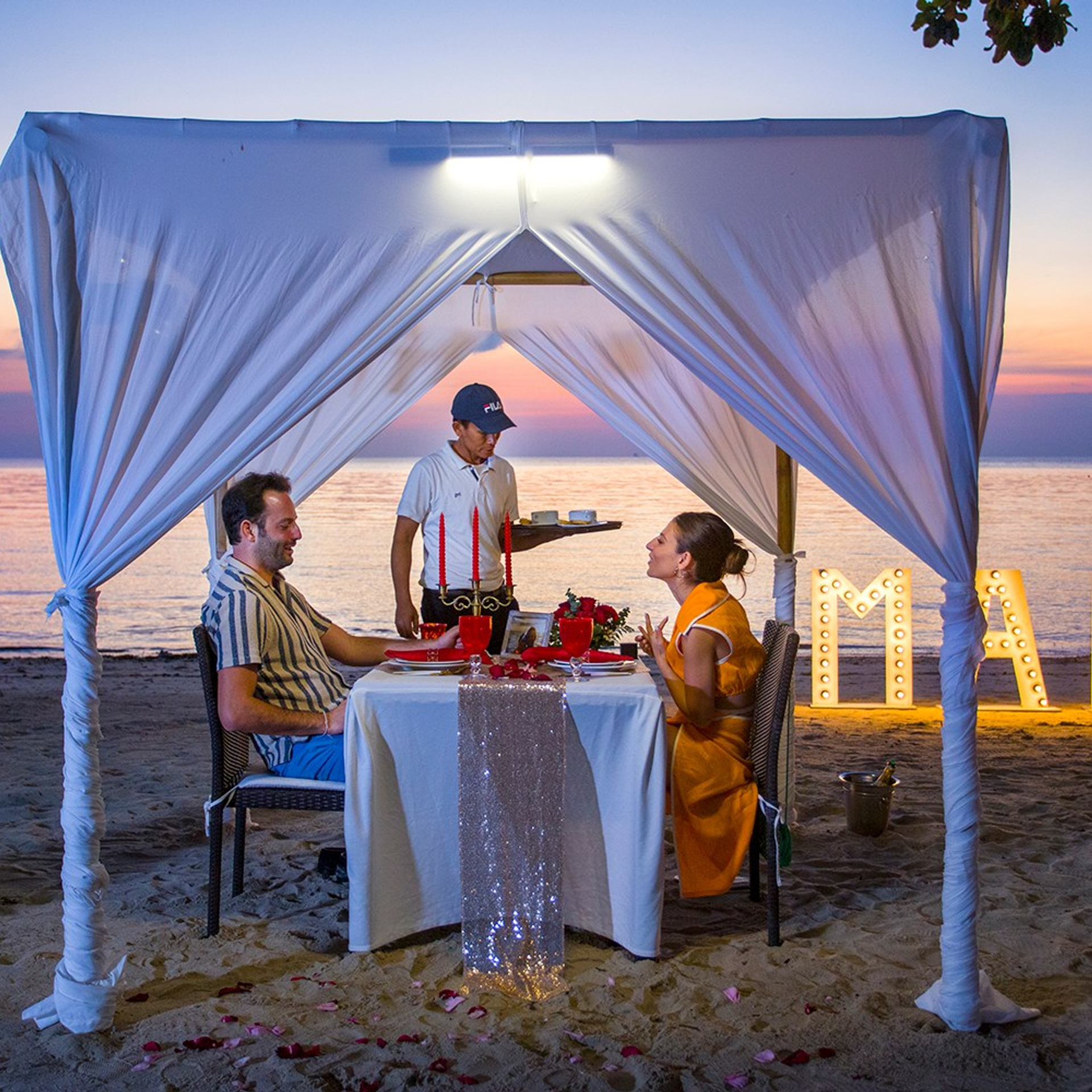 Photo. Romantic proposal on Koh Samui, Thailand