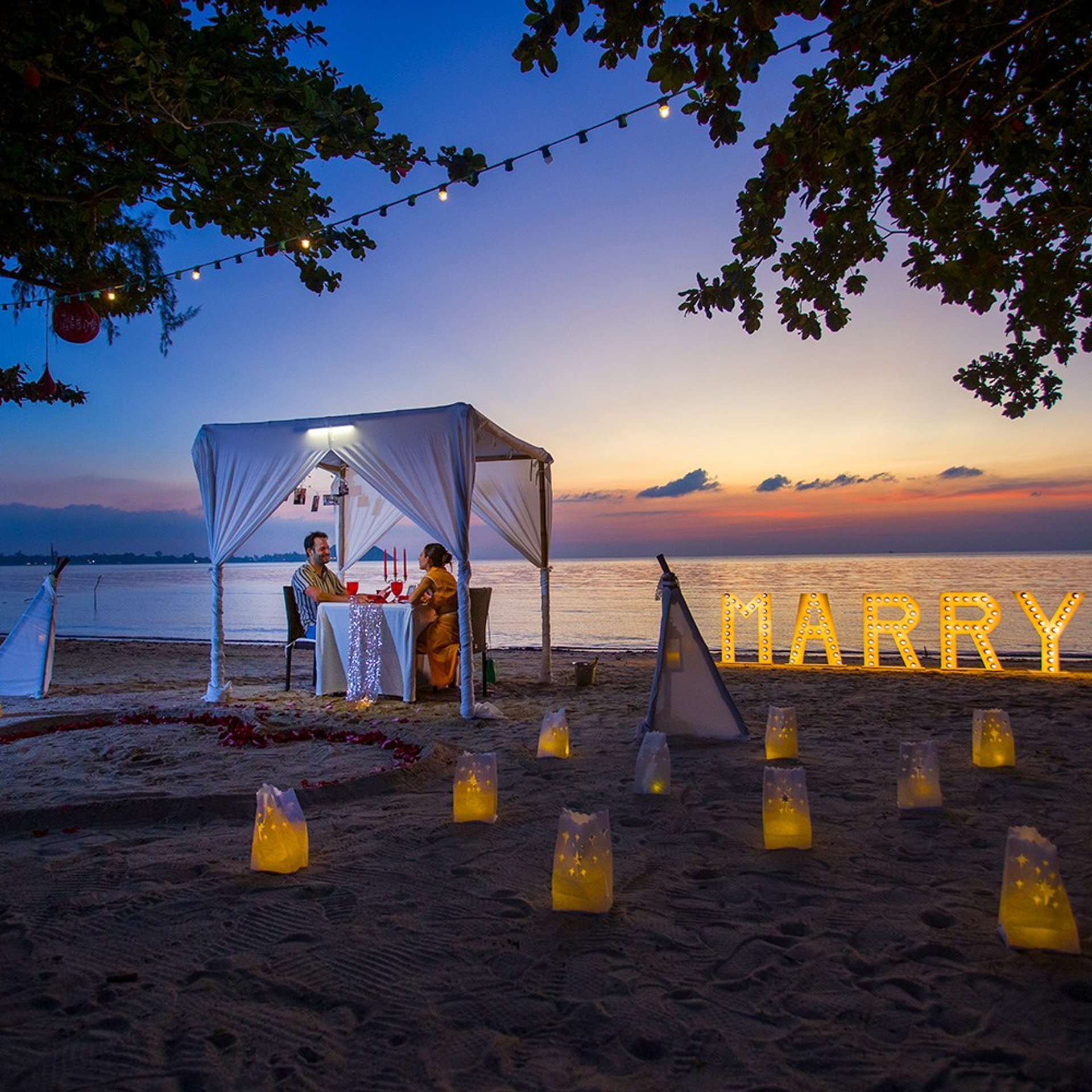Photo. Romantic proposal on Koh Samui, Thailand