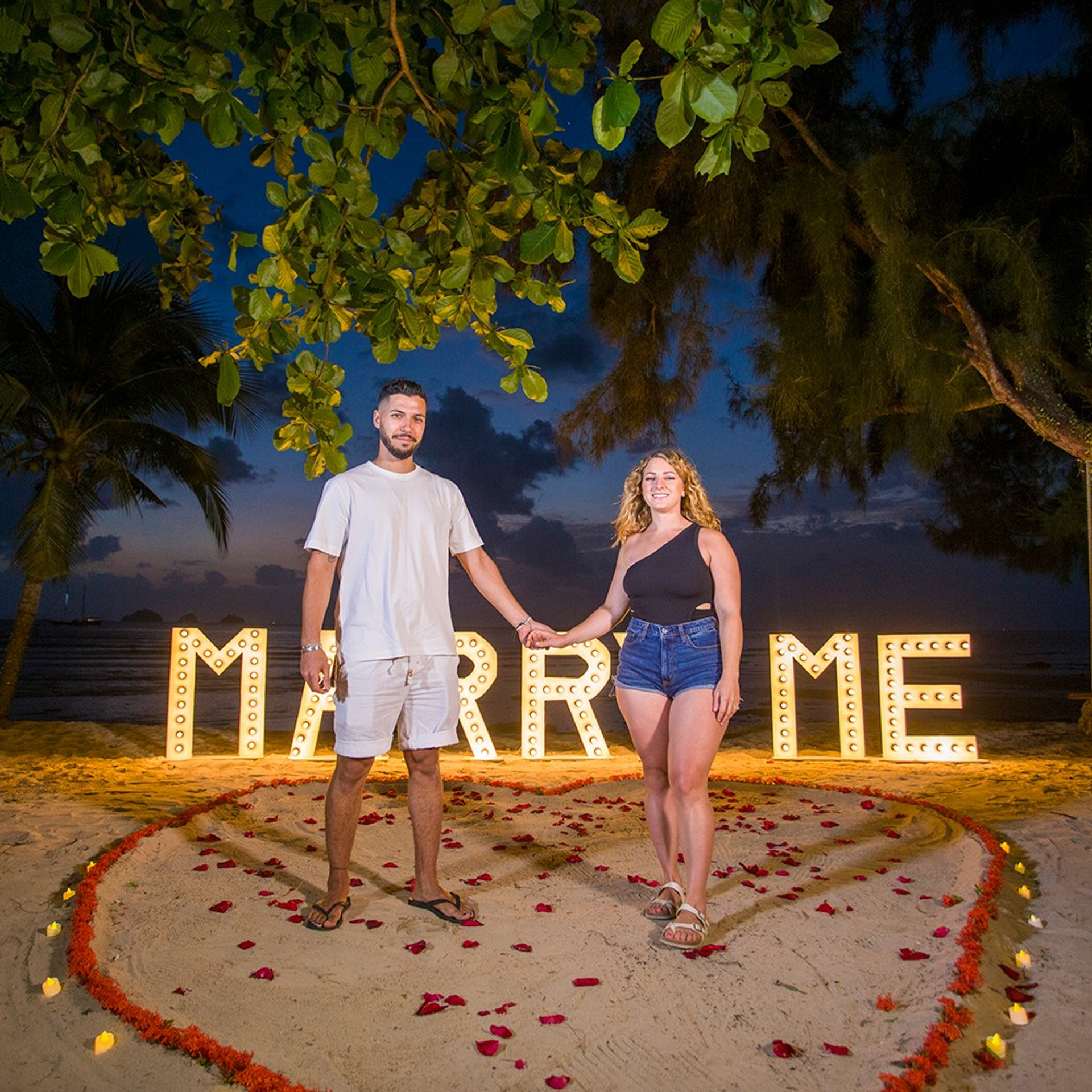 Photo. Romantic proposal on Koh Samui, Thailand