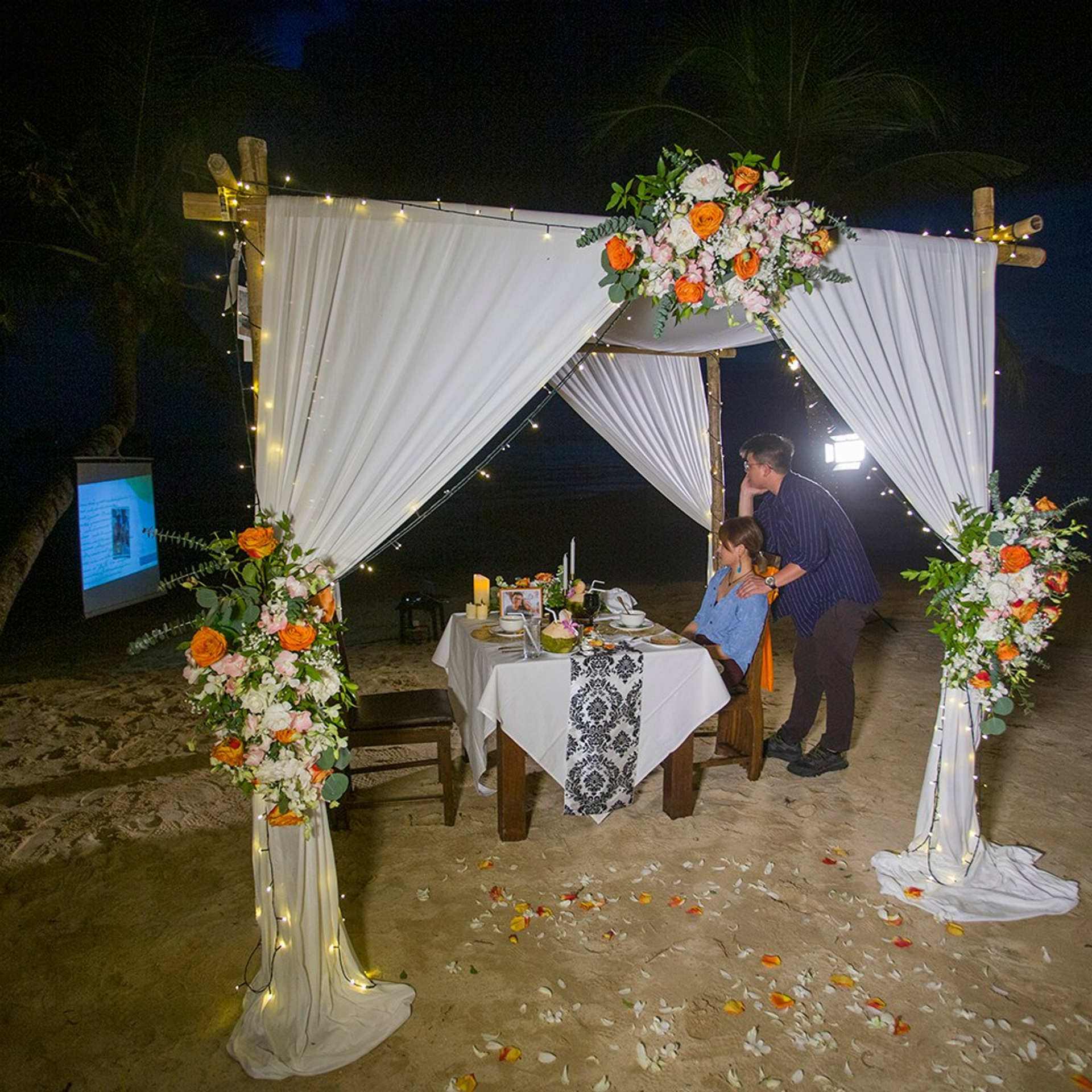 Photo. Romantic proposal on Koh Samui, Thailand