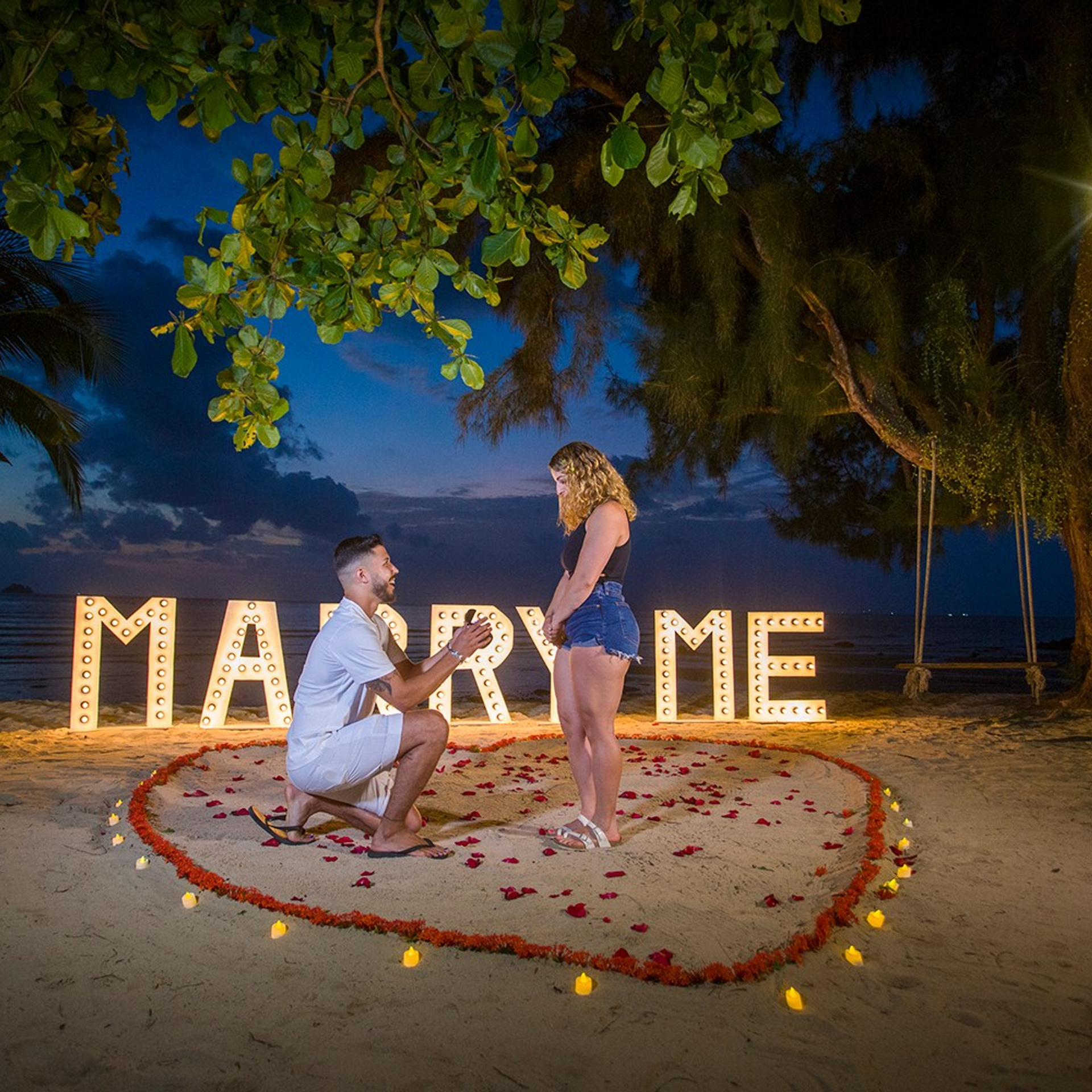 Photo. Romantic proposal on Koh Samui, Thailand