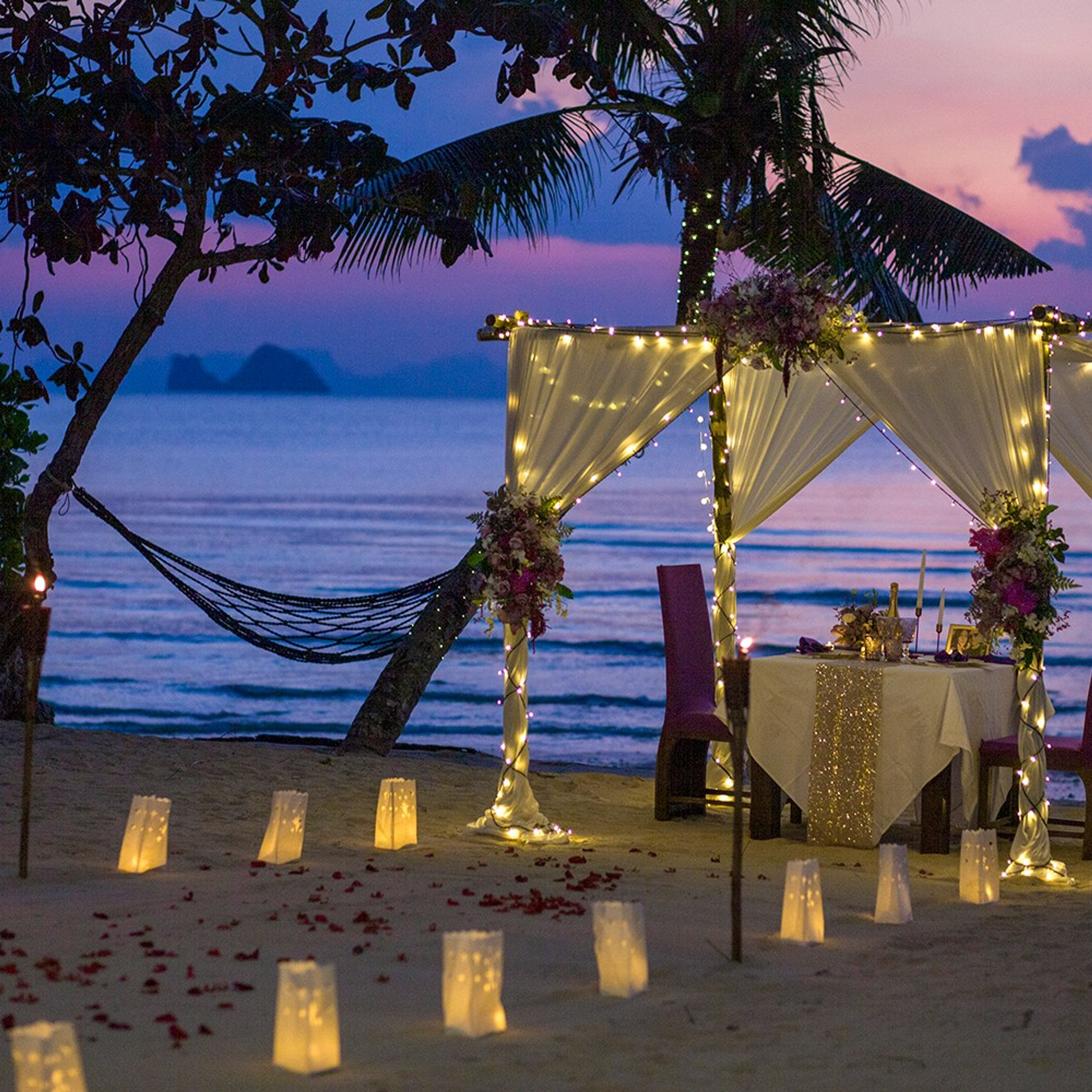 Photo. Romantic proposal on Koh Samui, Thailand
