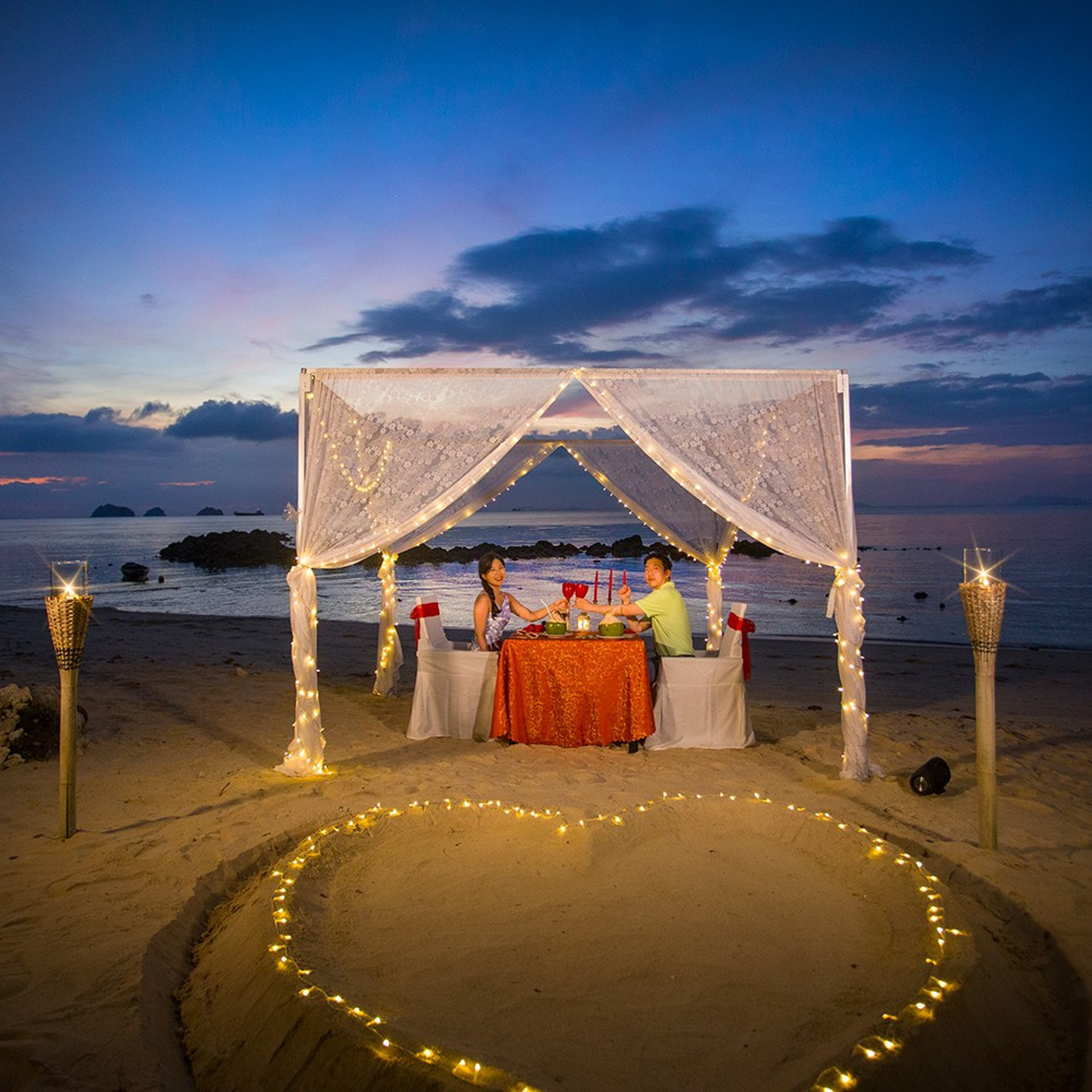 Photo. Romantic proposal on Koh Samui, Thailand