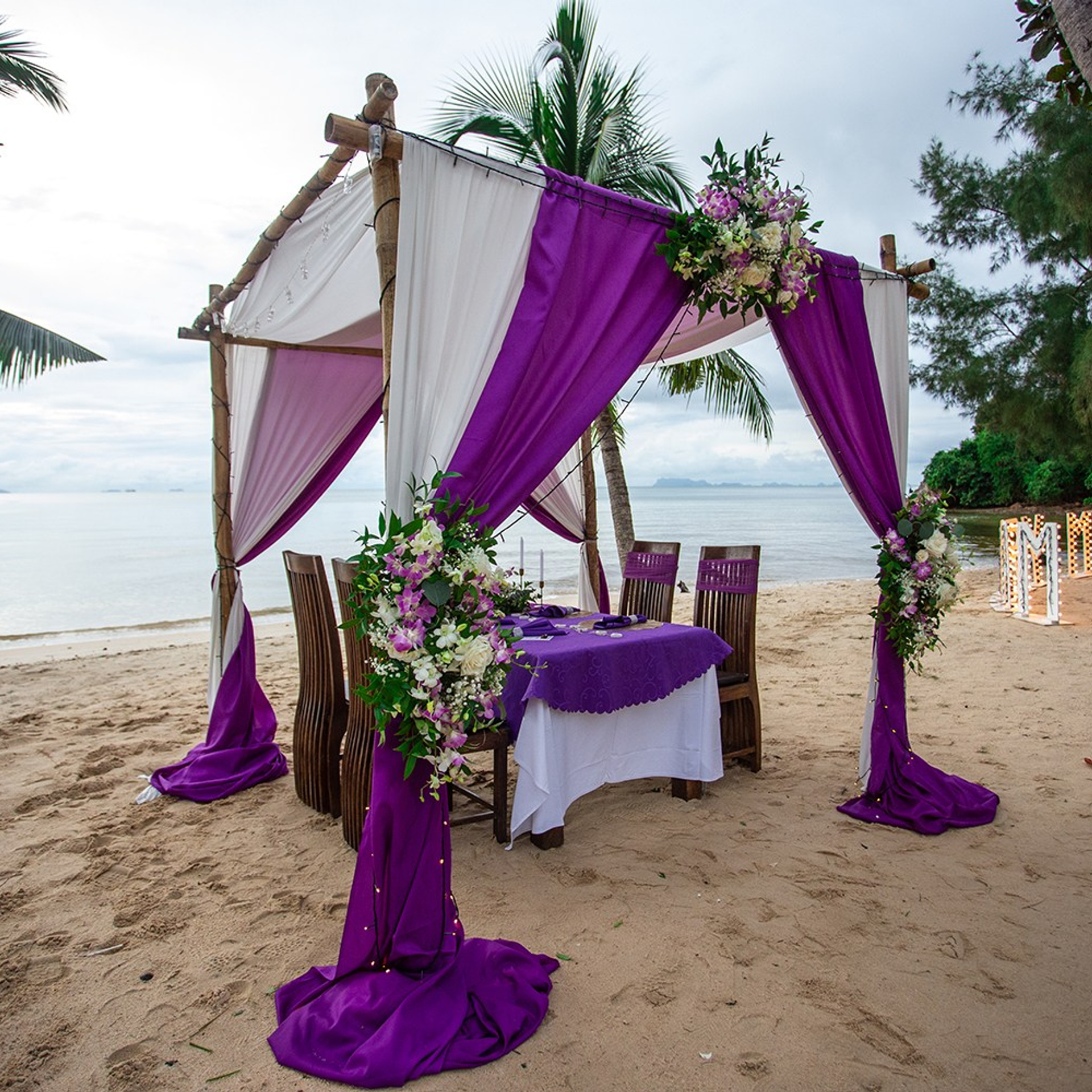 Photo. Romantic proposal on Koh Samui, Thailand