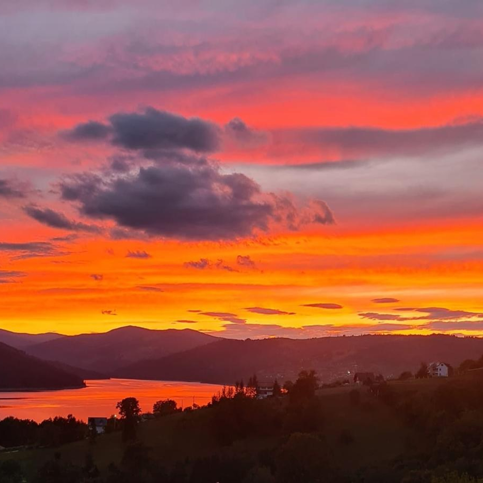 Amumi 1 – Proiect Design Interior Modern. IONESCU ELENA