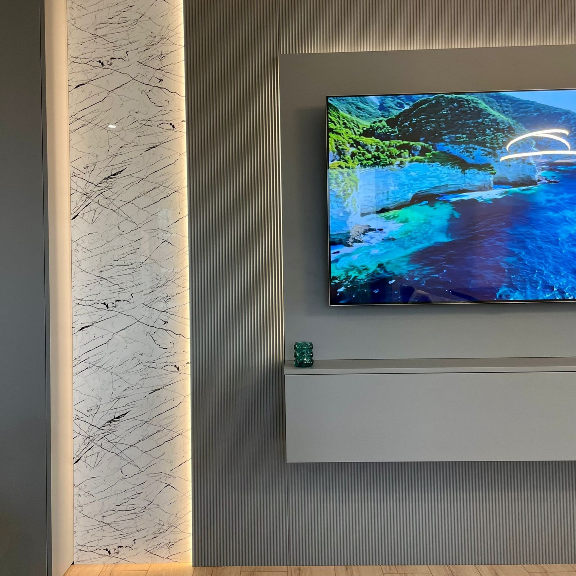 The Grey Orchid – Eleganță în Design Interior. IONESCU ELENA