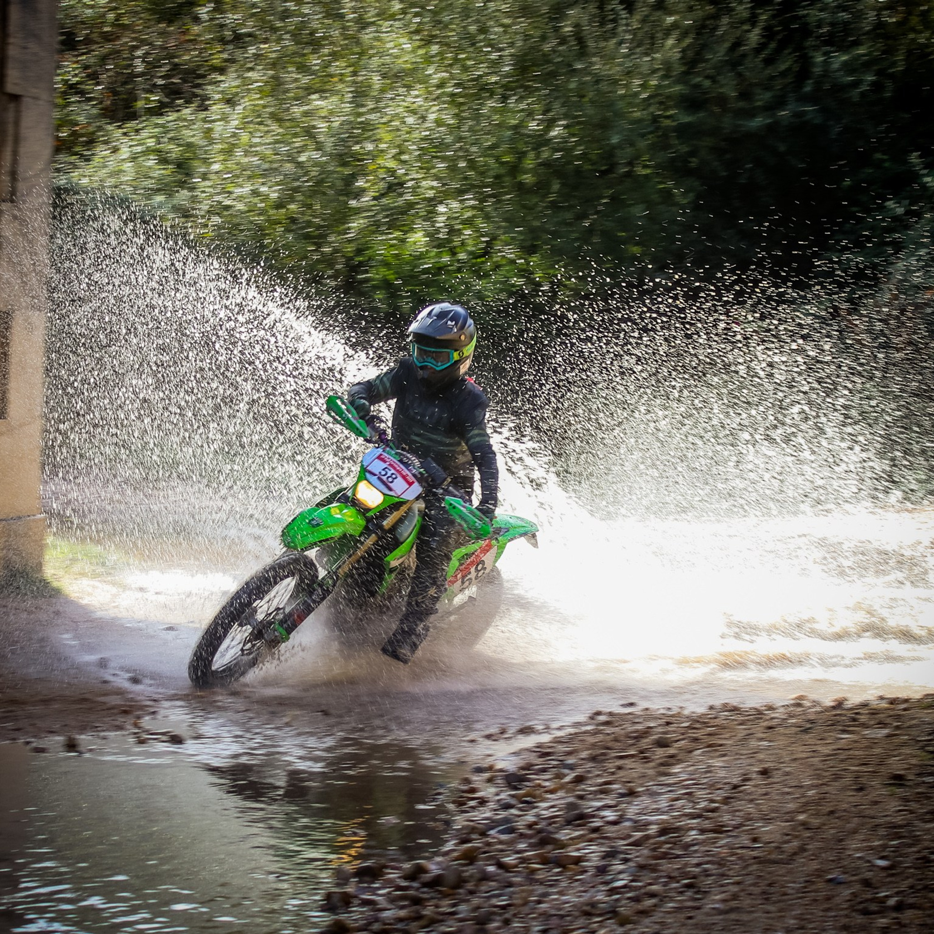 MOTOS