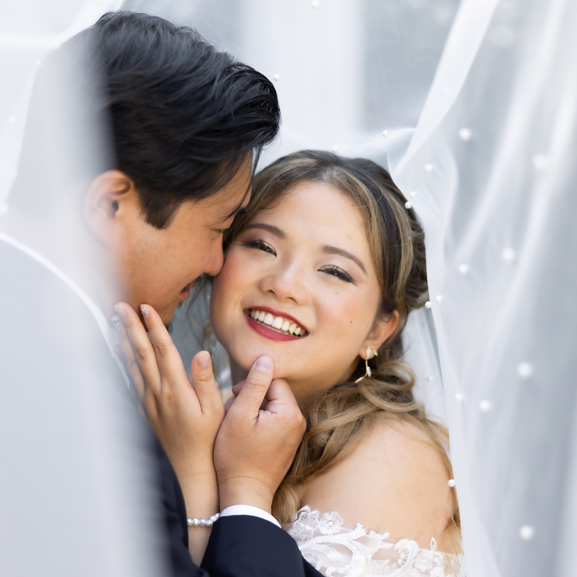 Feedback. Wedding and Event photography, Kisses + Veil