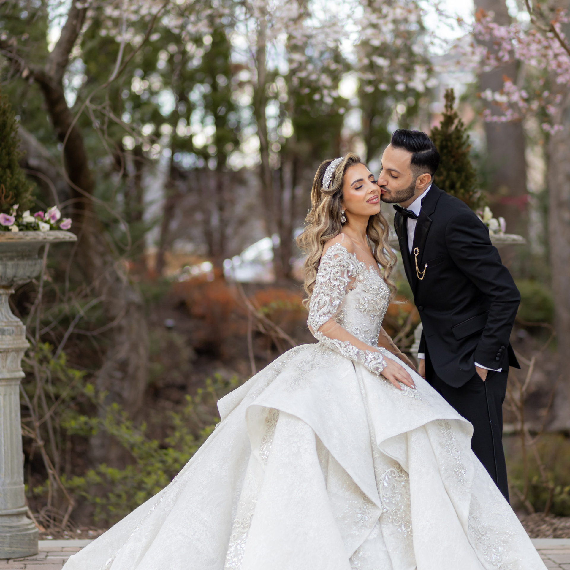 Feedback. Wedding and Event photography, Kisses + Veil