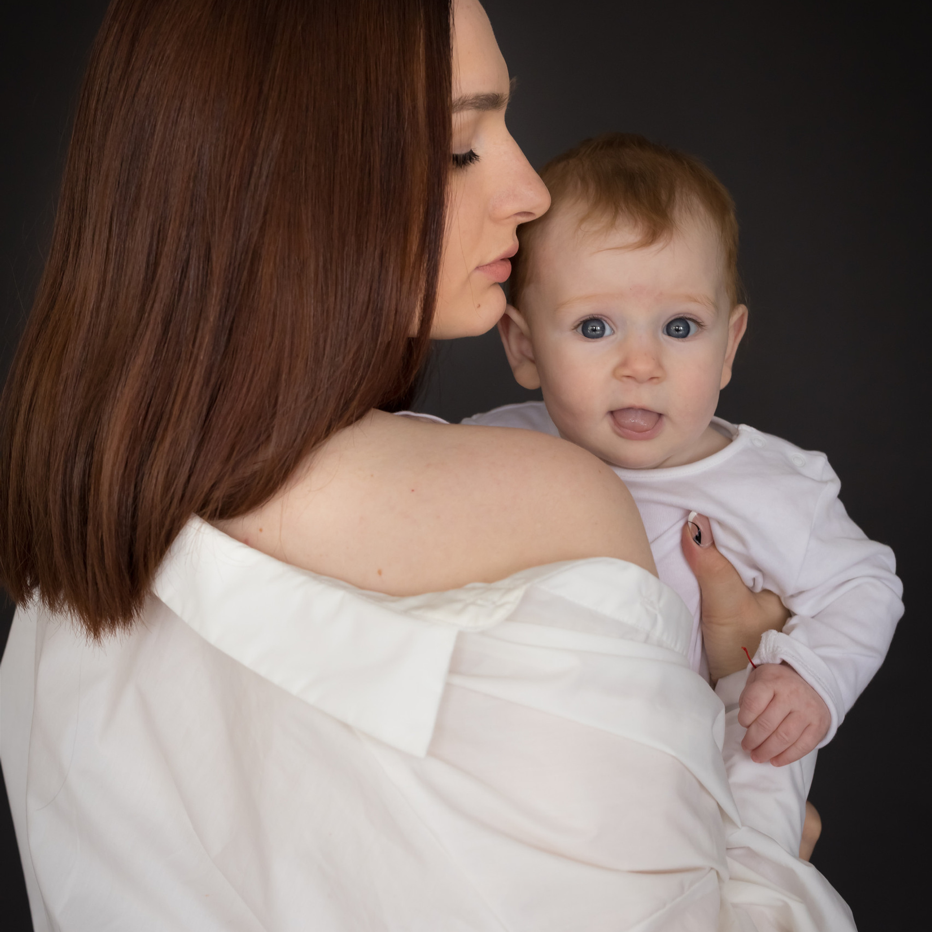 RECENZII. Fotograf de familie la Ungheni și Reggio-Emilia, Alessia Slivca