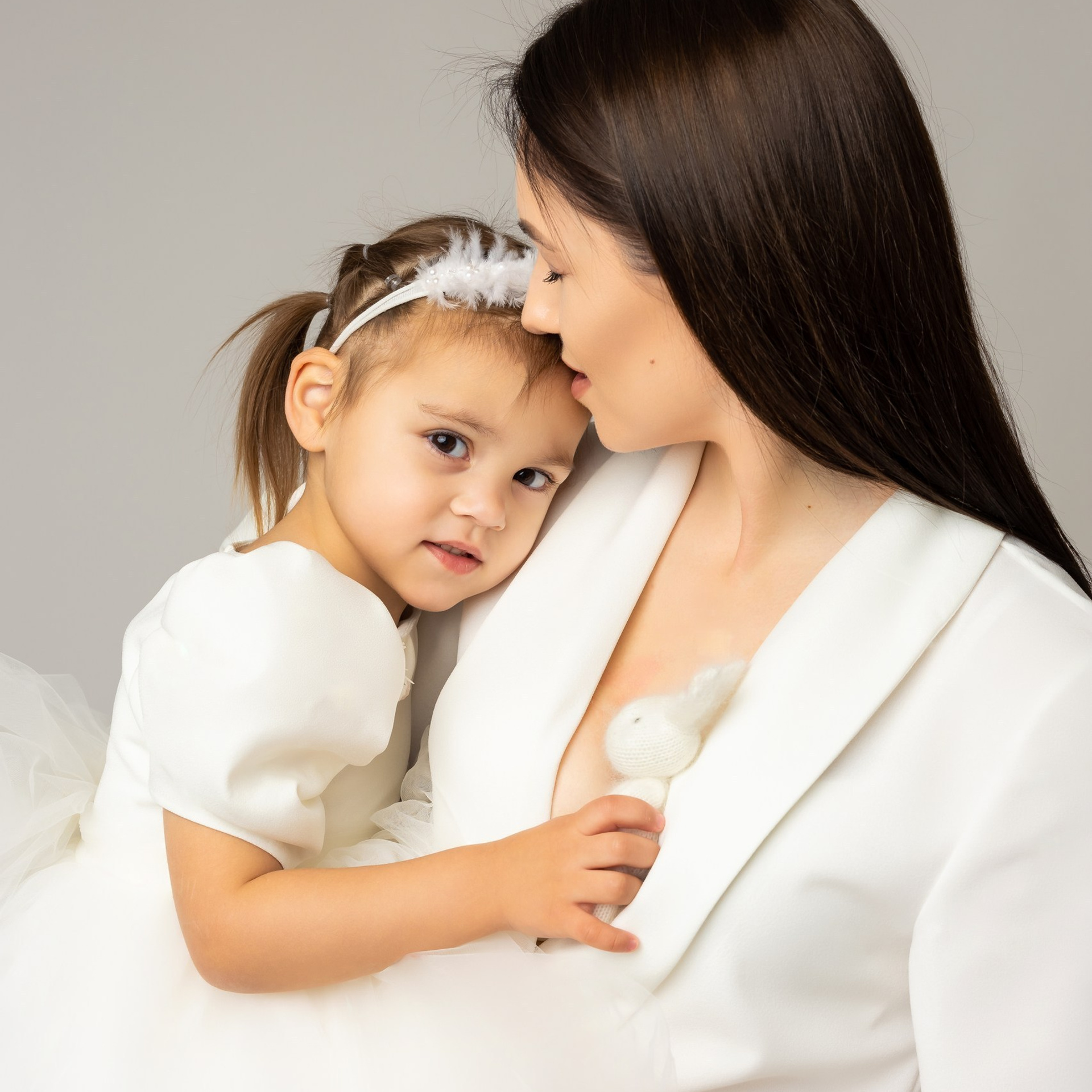 RECENZII. Fotograf de familie la Ungheni și Reggio-Emilia, Alessia Slivca