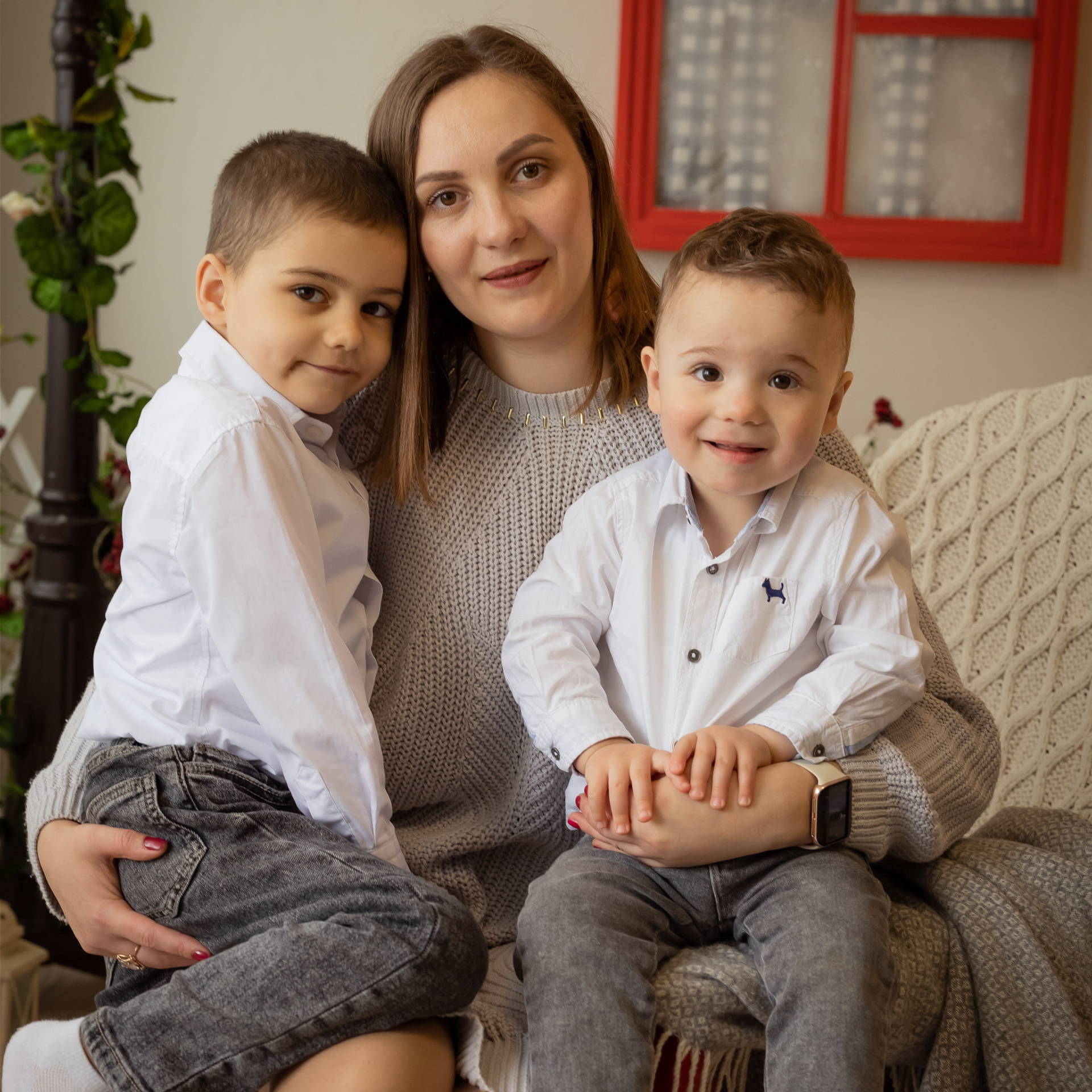 RECENZII. Fotograf de familie la Ungheni și Reggio-Emilia, Alessia Slivca