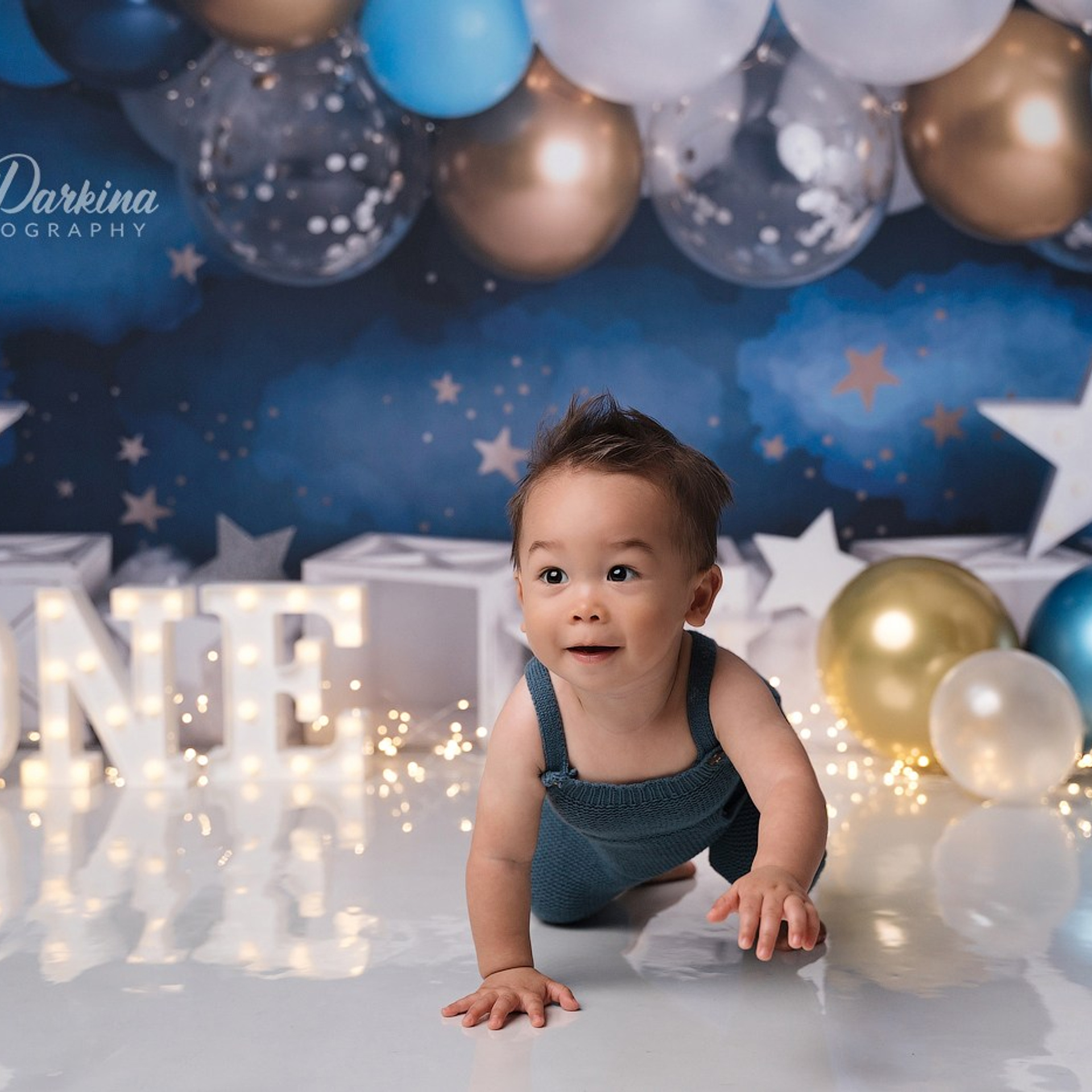 Cake smash session, Sydney. Newborn and family photographer. Hills District. Sydney