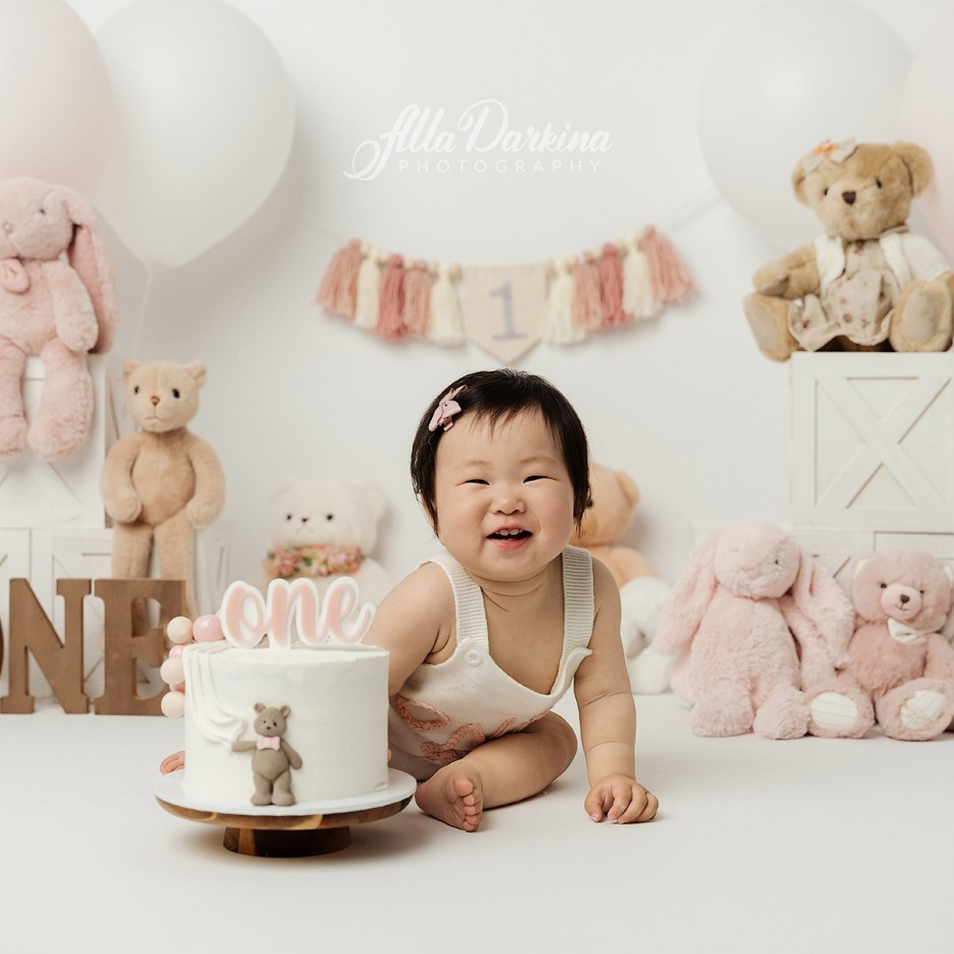Baby Leni, 3 weeks old. Newborn and family photographer. Hills District. Sydney